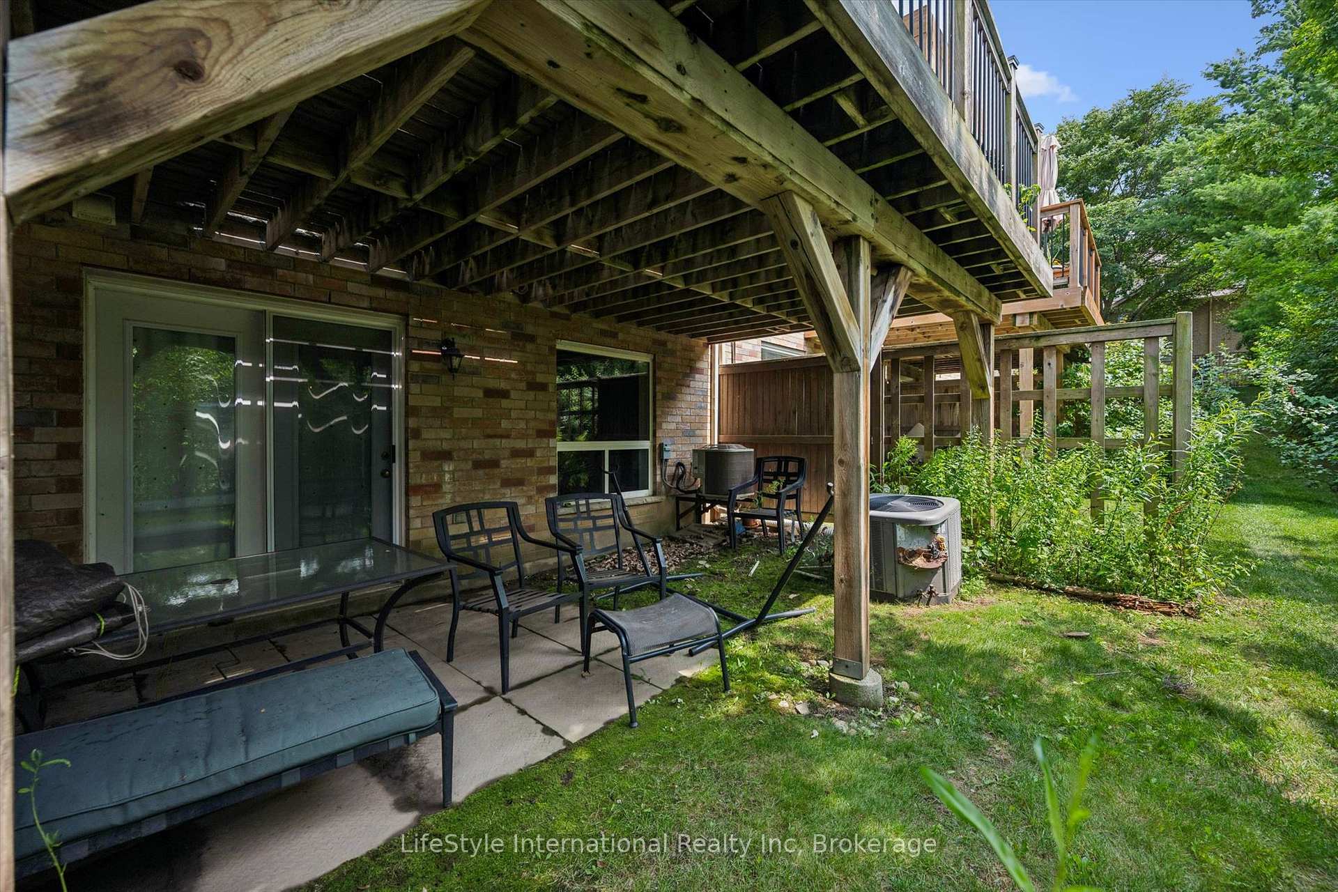 Photo 32 of Unit 27, 105 Bard Boulevard, Guelph, Pineridge/Westminster Woods — HOMEH