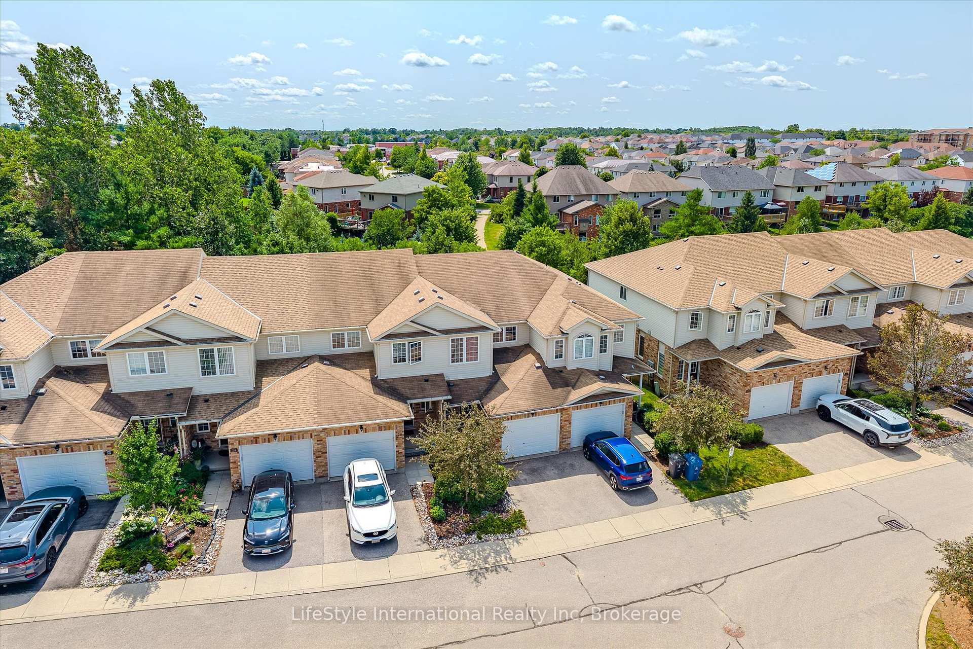 Photo 37 of Unit 27, 105 Bard Boulevard, Guelph, Pineridge/Westminster Woods — HOMEH