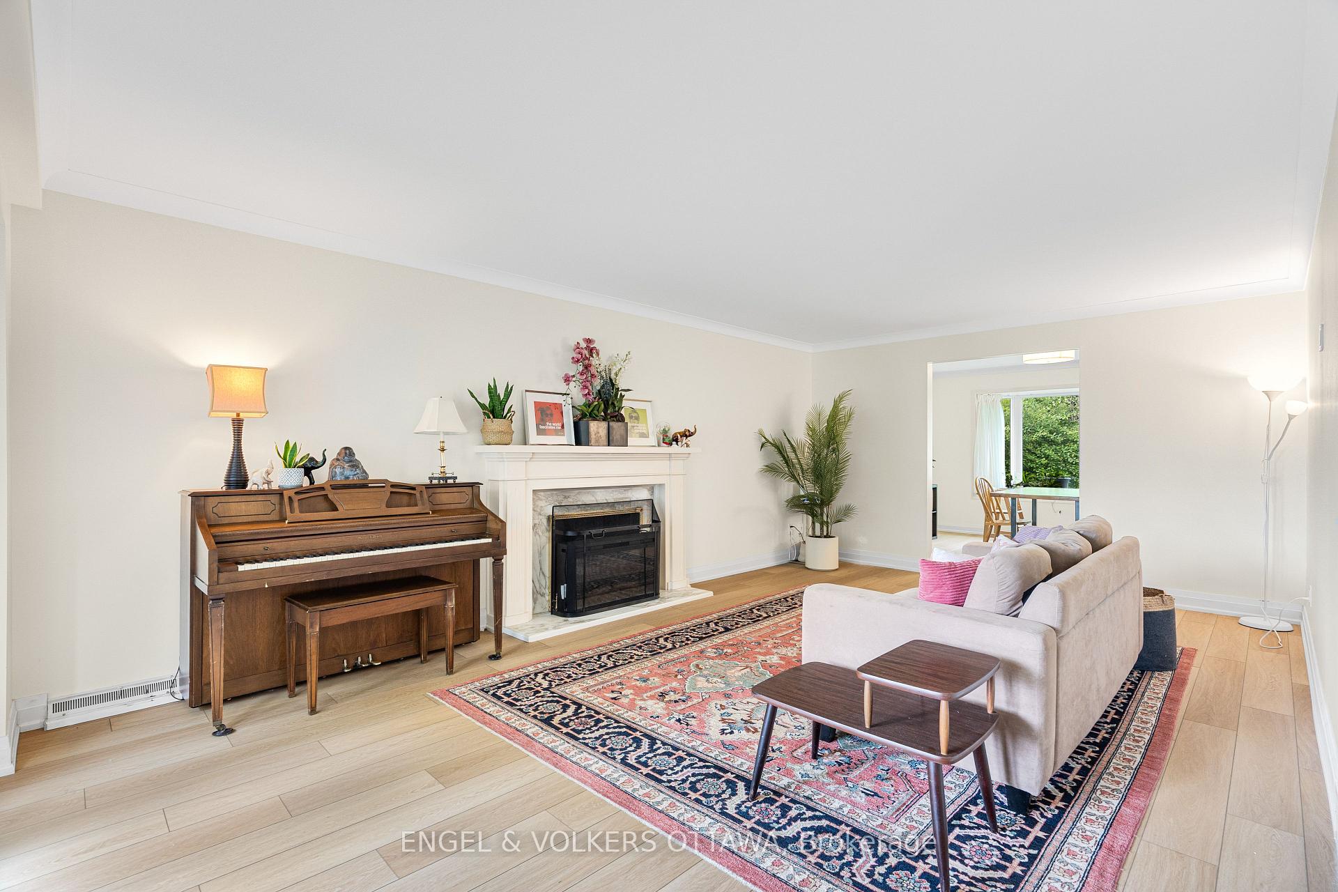 Photo 7 of 2343 Whitehaven Crescent, Ottawa, Whitehaven — HOMEH