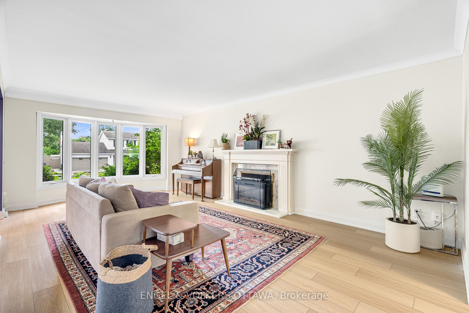 Photo 8 of 2343 Whitehaven Crescent, Ottawa, Whitehaven — HOMEH