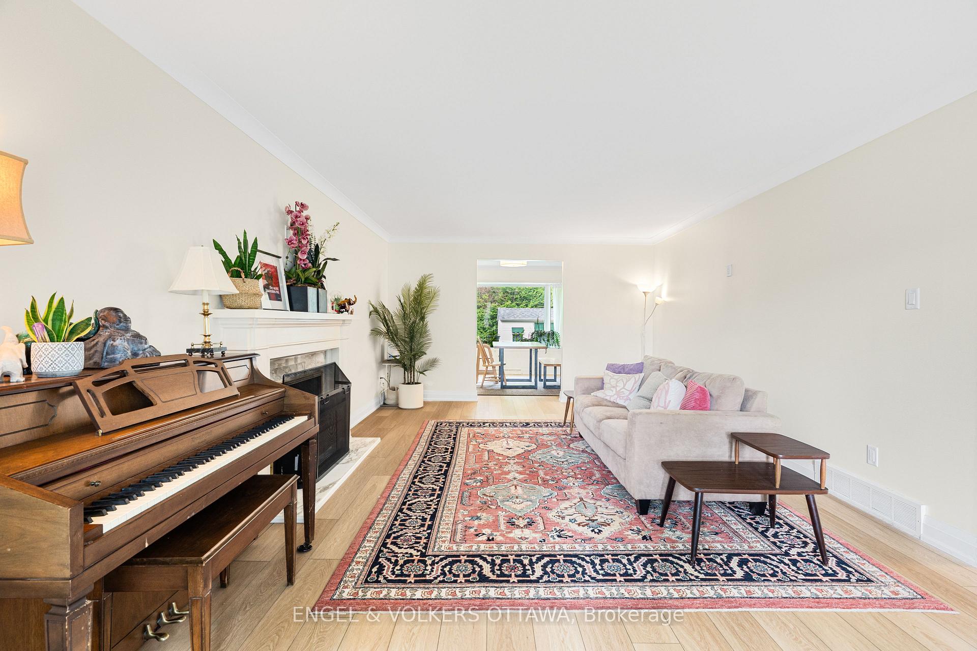 Photo 11 of 2343 Whitehaven Crescent, Ottawa, Whitehaven — HOMEH