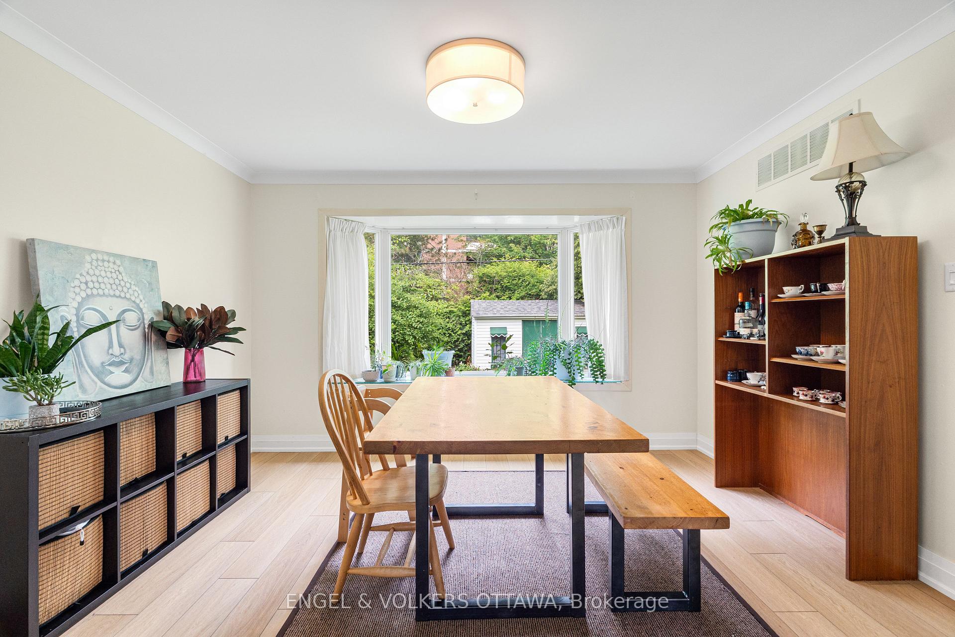 Photo 12 of 2343 Whitehaven Crescent, Ottawa, Whitehaven — HOMEH