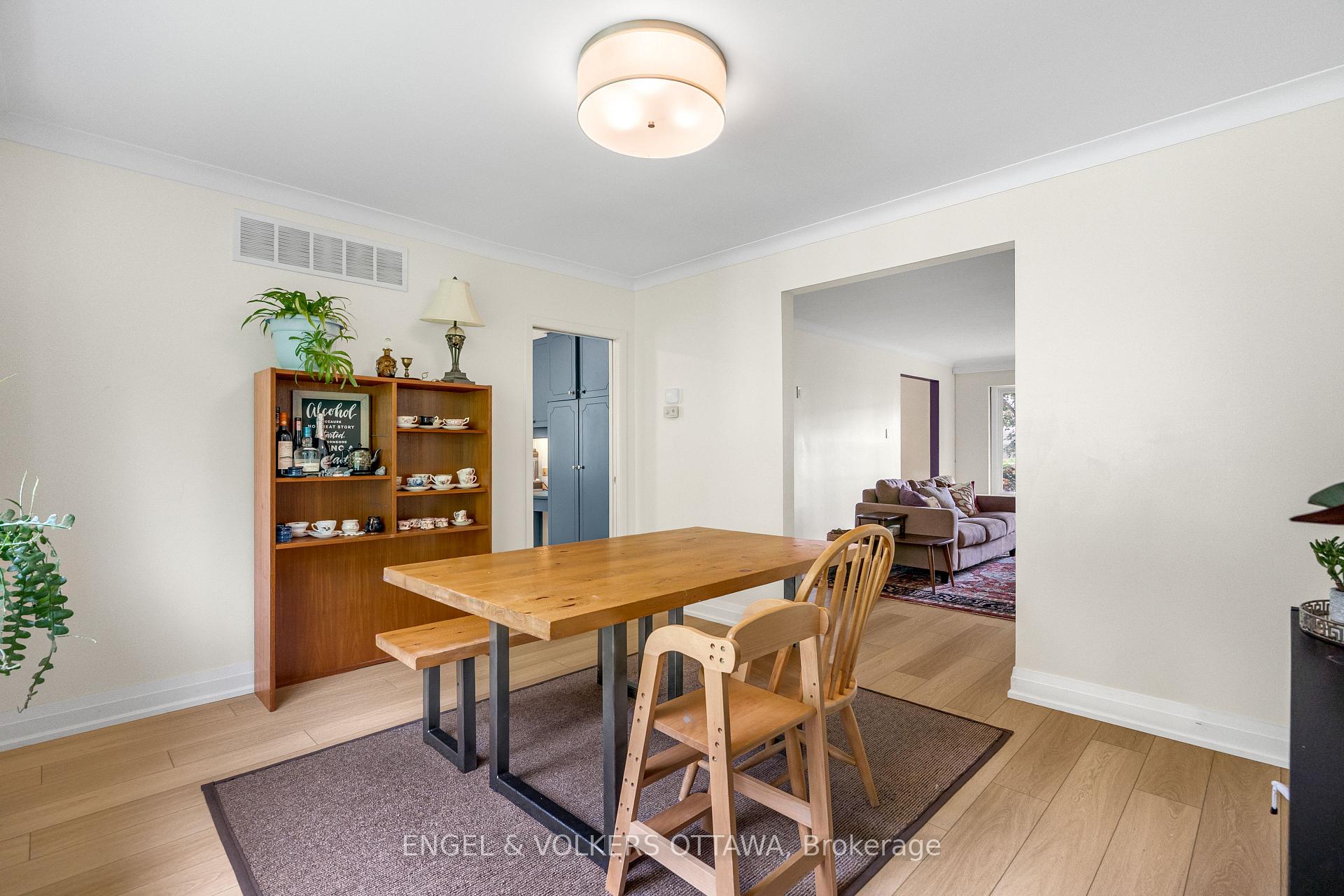 Photo 13 of 2343 Whitehaven Crescent, Ottawa, Whitehaven — HOMEH
