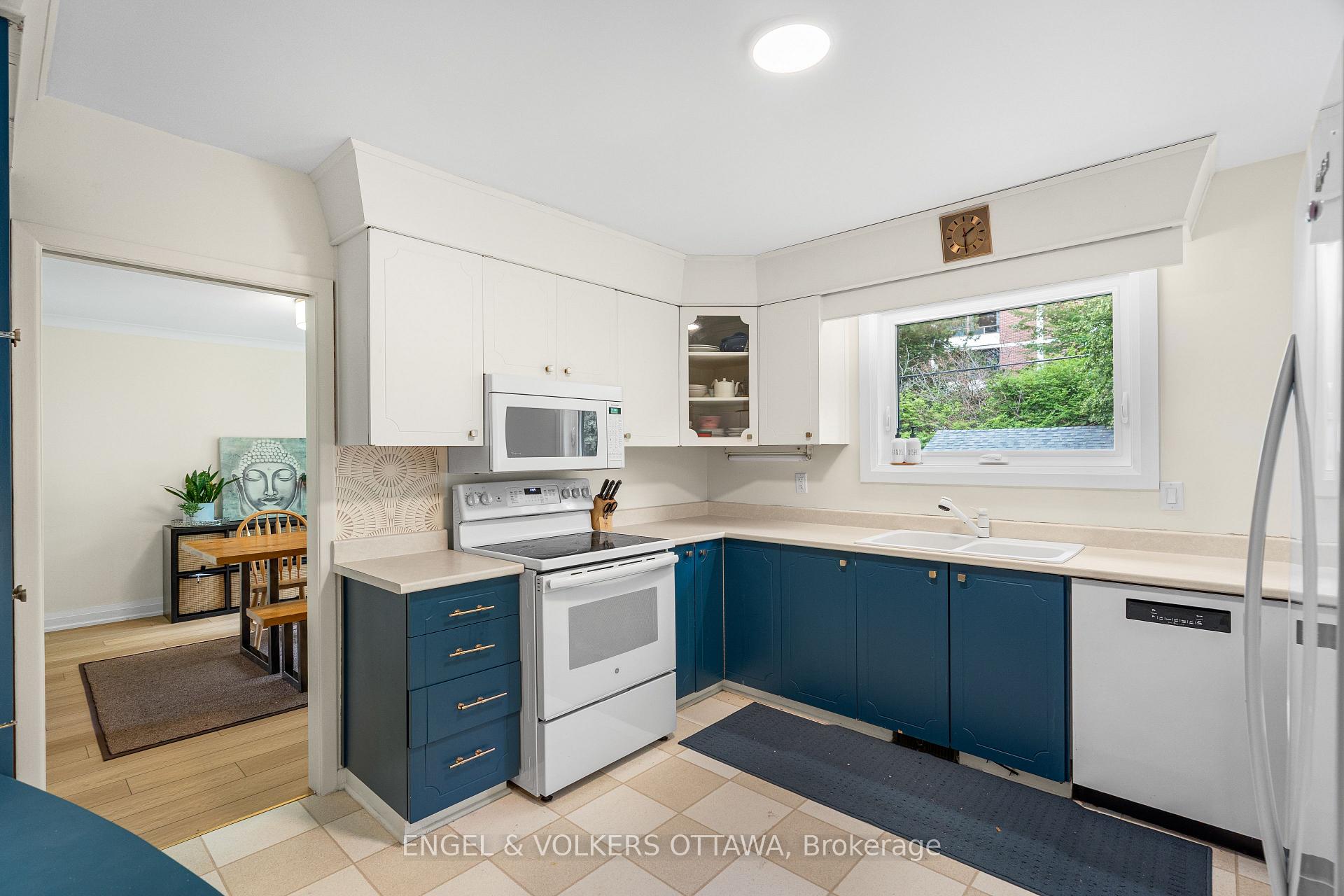 Photo 17 of 2343 Whitehaven Crescent, Ottawa, Whitehaven — HOMEH