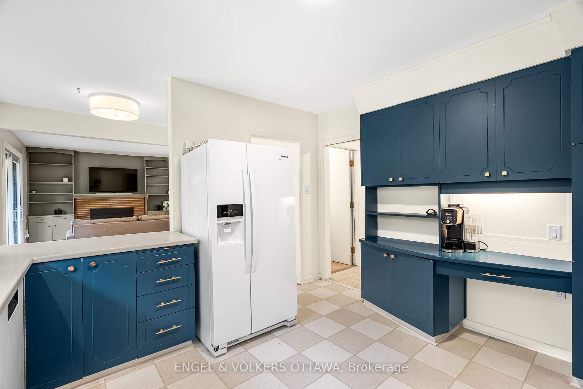 Photo 18 of 2343 Whitehaven Crescent, Ottawa, Whitehaven — HOMEH