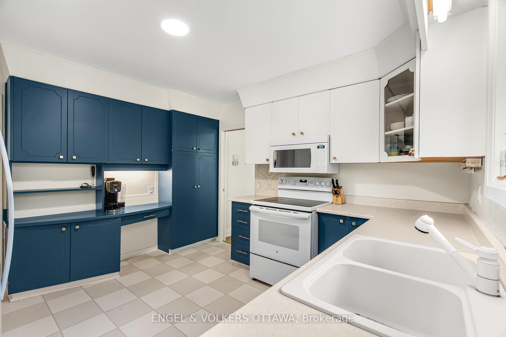 Photo 19 of 2343 Whitehaven Crescent, Ottawa, Whitehaven — HOMEH