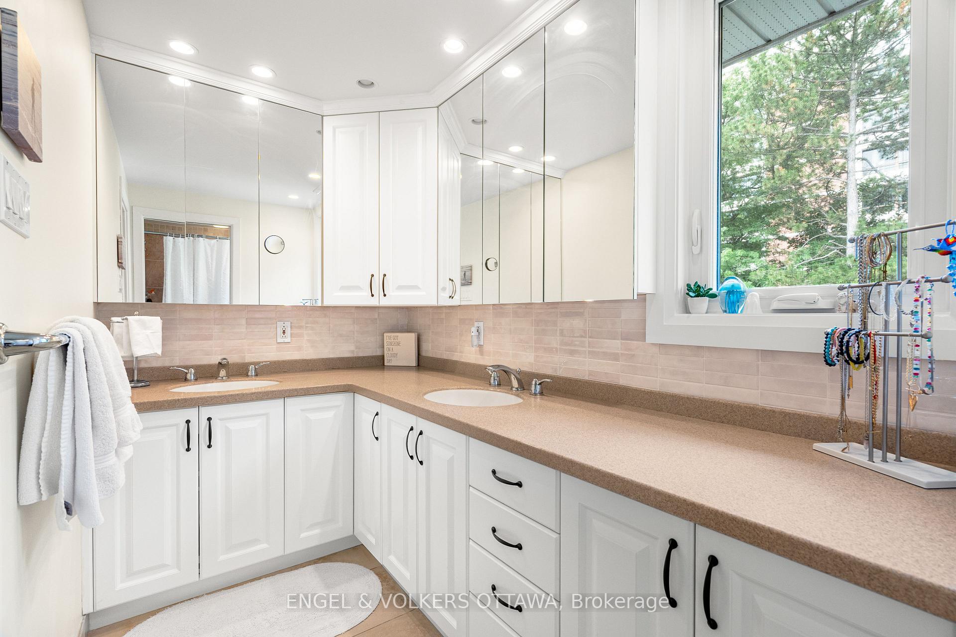 Photo 32 of 2343 Whitehaven Crescent, Ottawa, Whitehaven — HOMEH