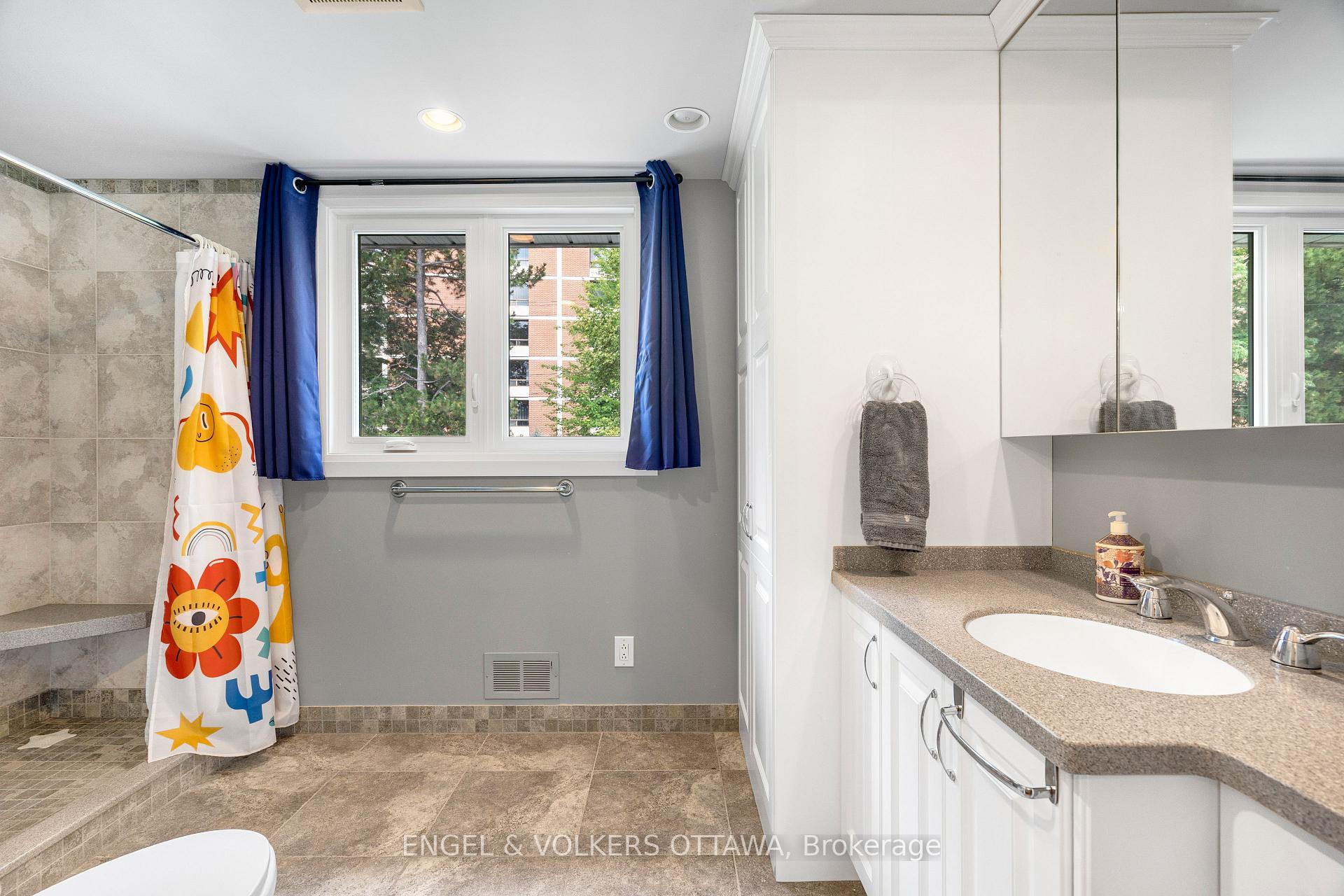 Photo 38 of 2343 Whitehaven Crescent, Ottawa, Whitehaven — HOMEH