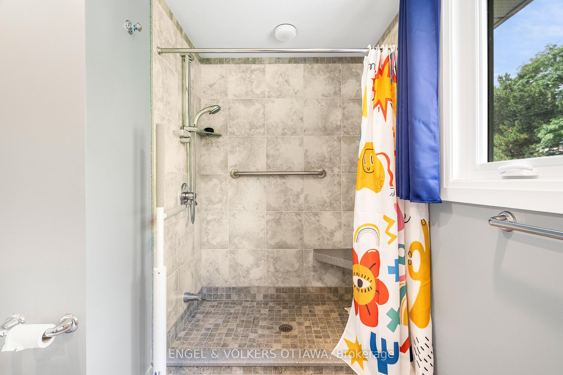 Photo 39 of 2343 Whitehaven Crescent, Ottawa, Whitehaven — HOMEH