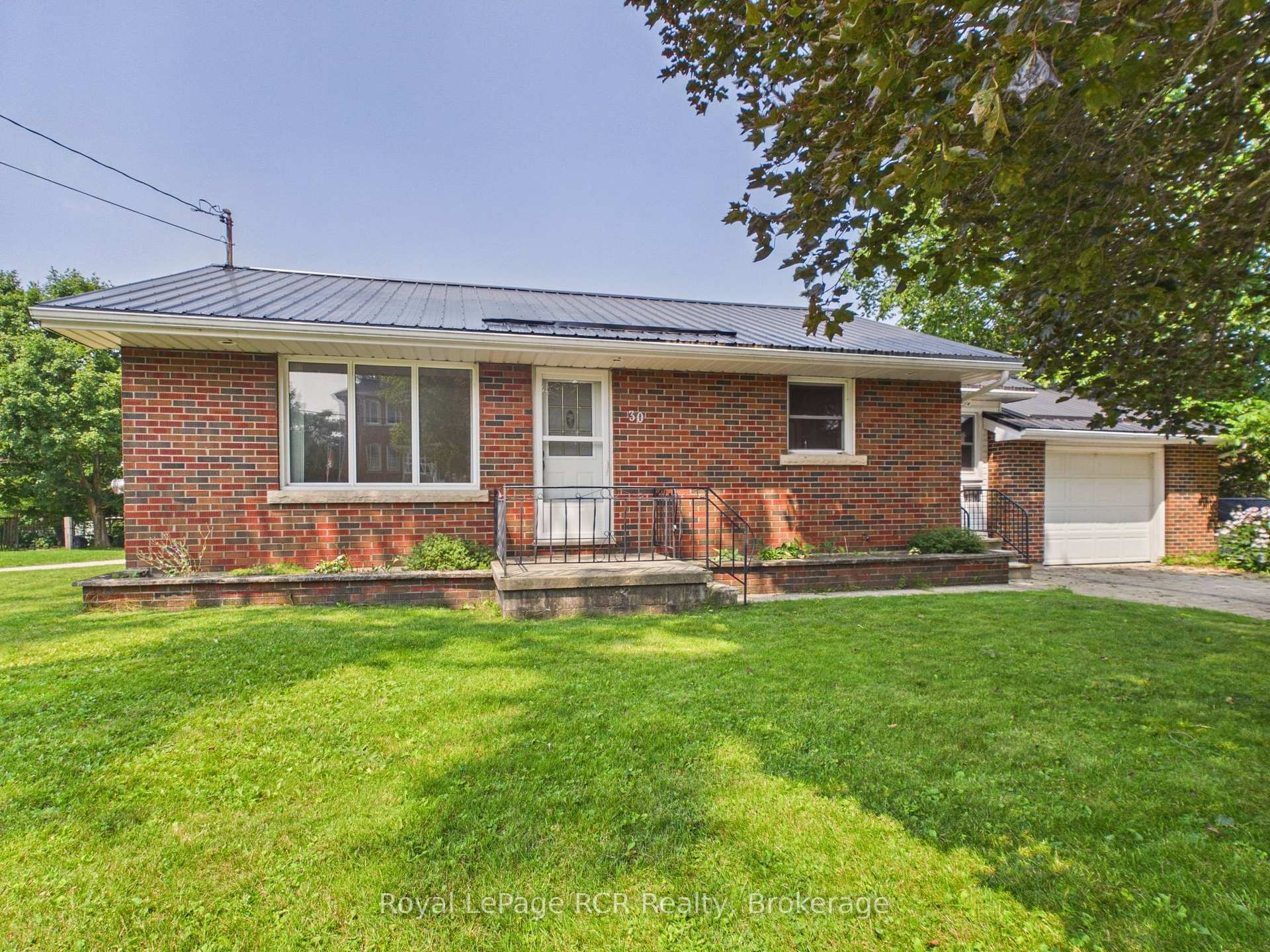 Photo 2 of 30 Mark Street E, Grey Highlands — HOMEH