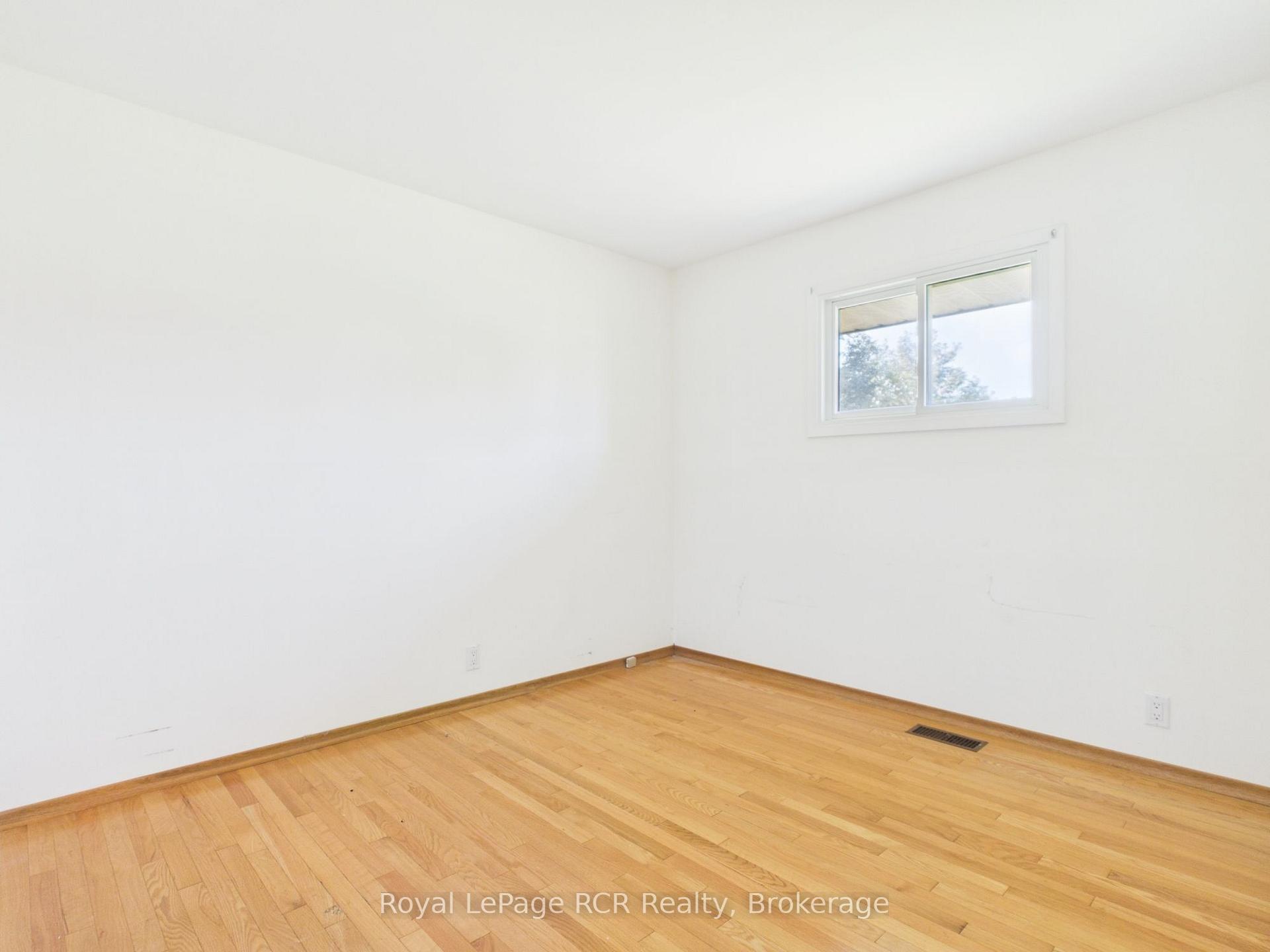 Photo 12 of 30 Mark Street E, Grey Highlands — HOMEH