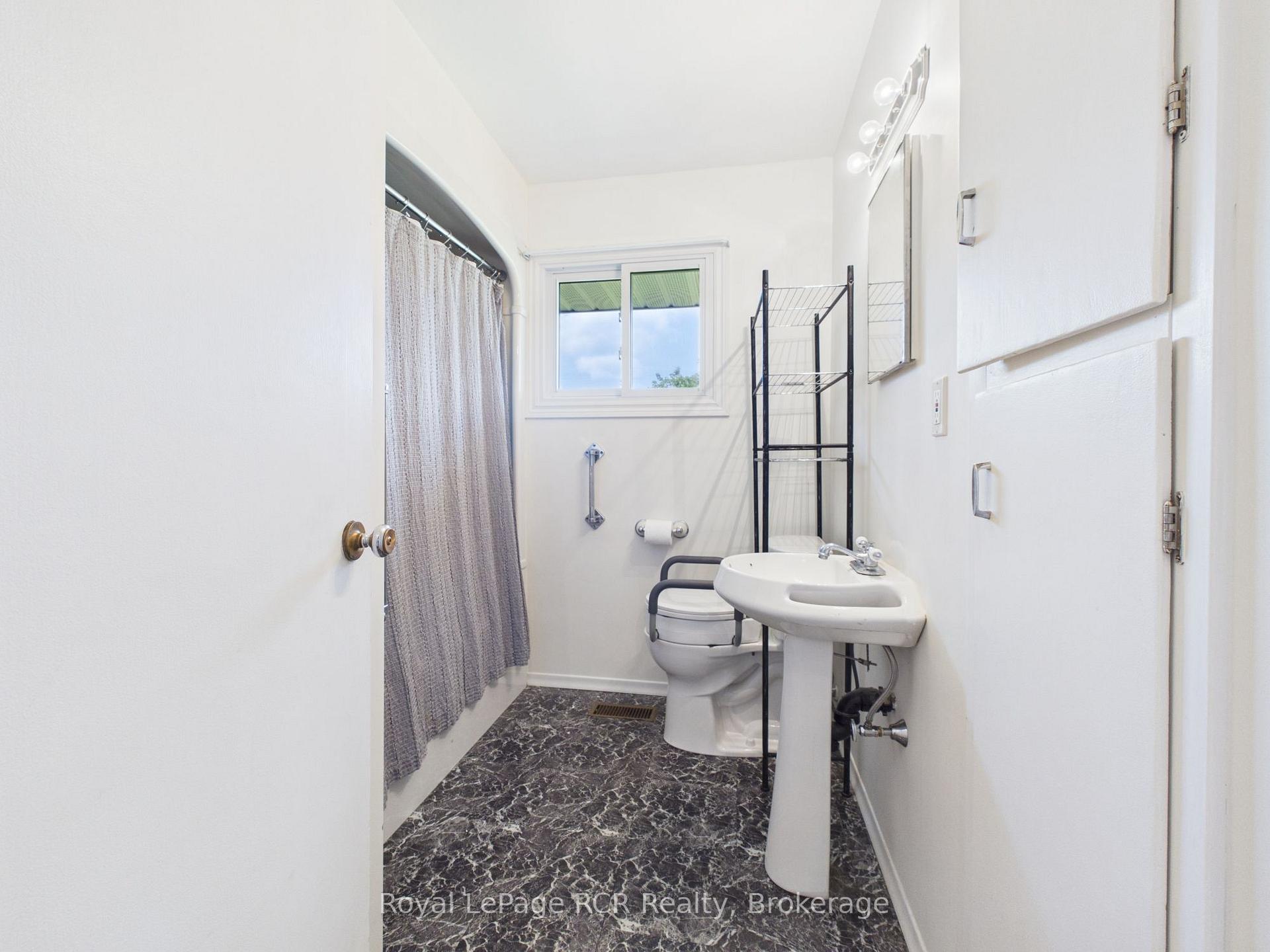 Photo 14 of 30 Mark Street E, Grey Highlands — HOMEH
