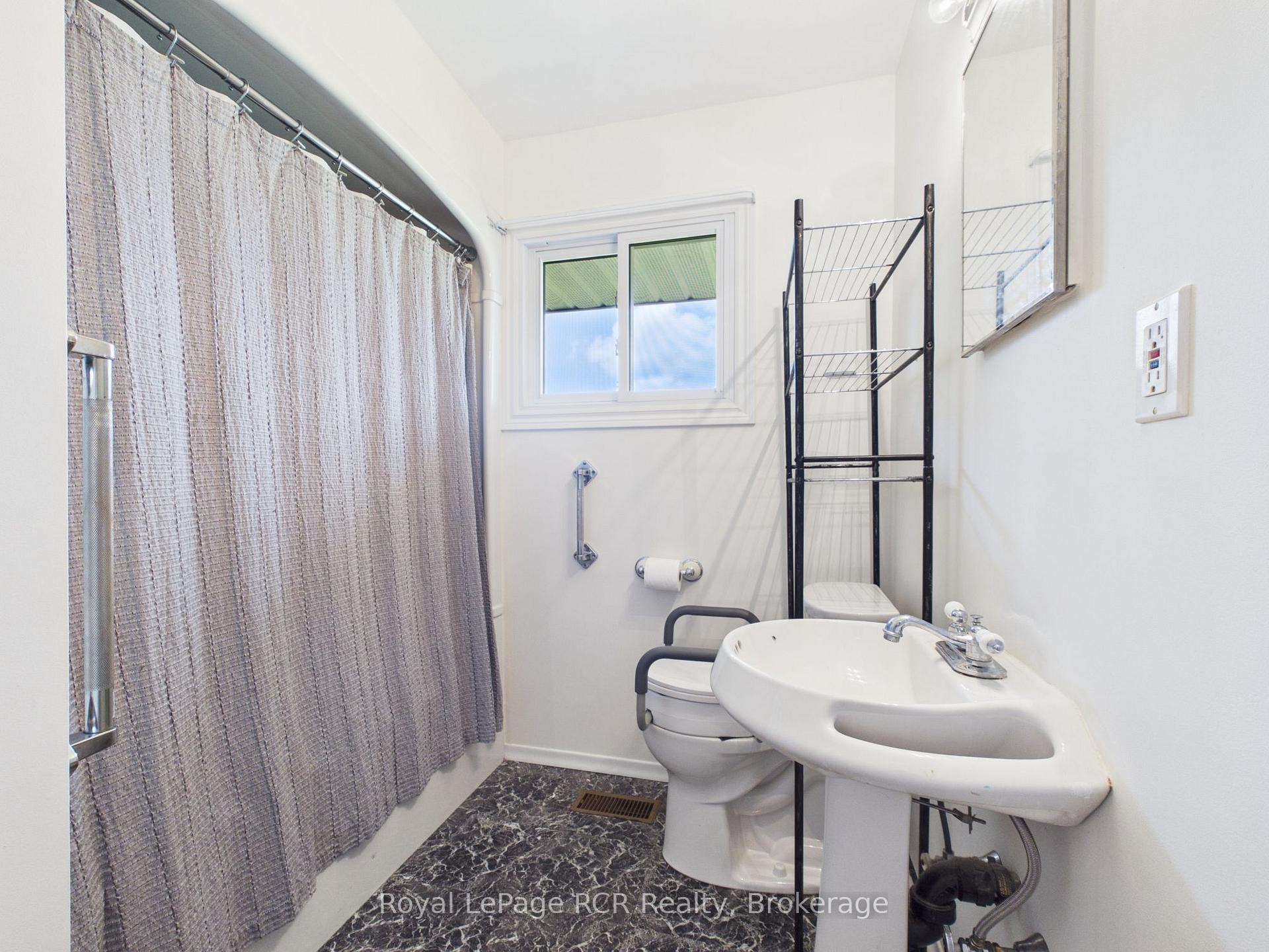 Photo 15 of 30 Mark Street E, Grey Highlands — HOMEH