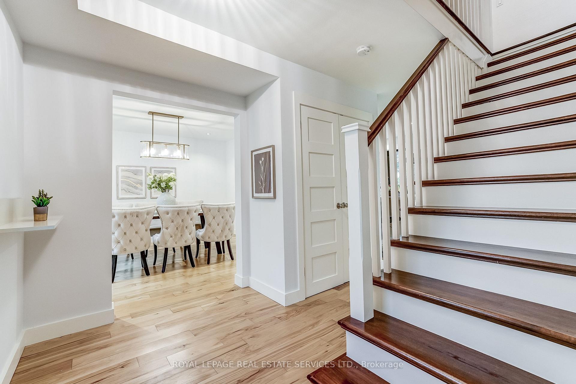Photo 4 of 1116 Greenoaks Drive, Mississauga, Lorne Park — HOMEH