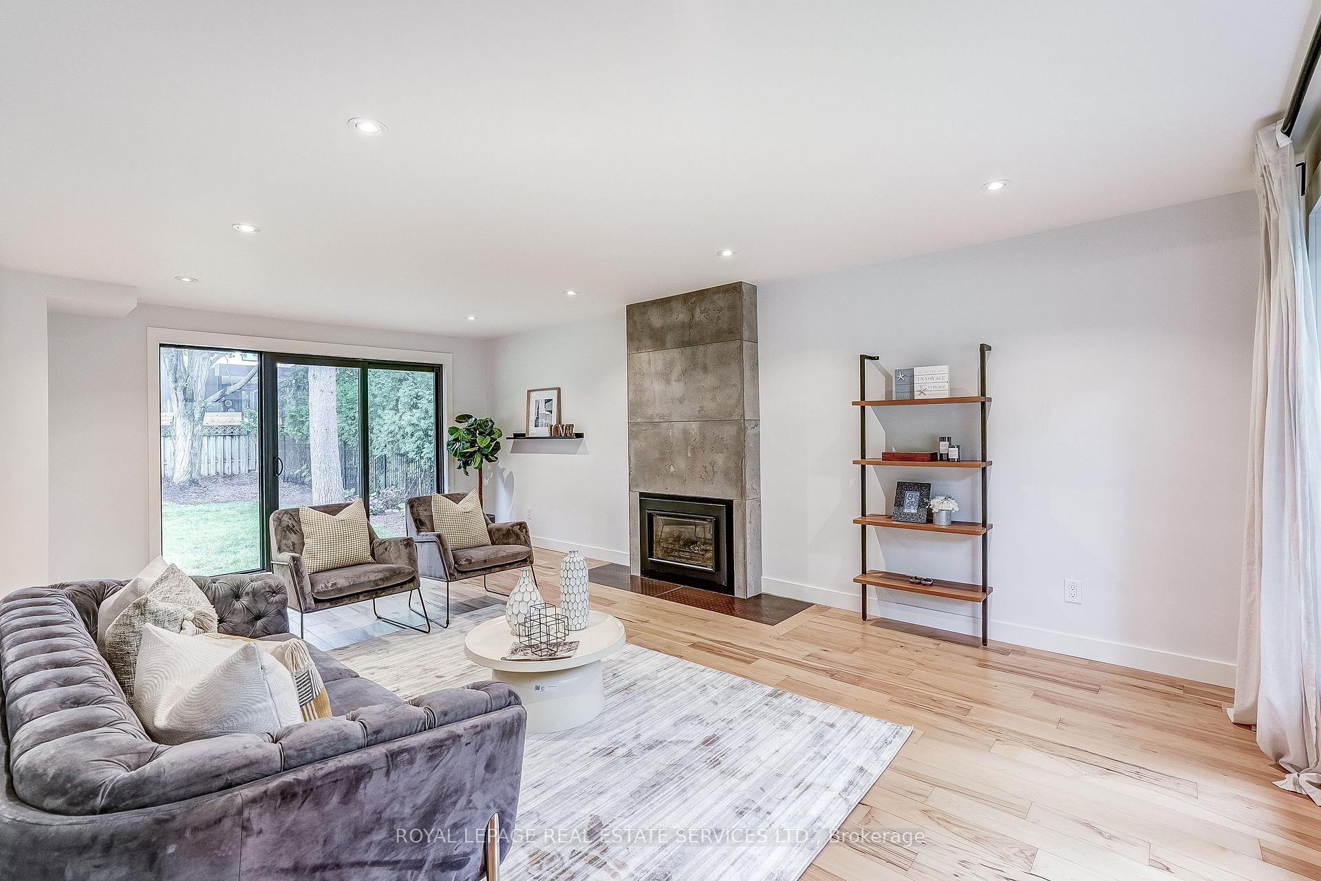 Photo 10 of 1116 Greenoaks Drive, Mississauga, Lorne Park — HOMEH