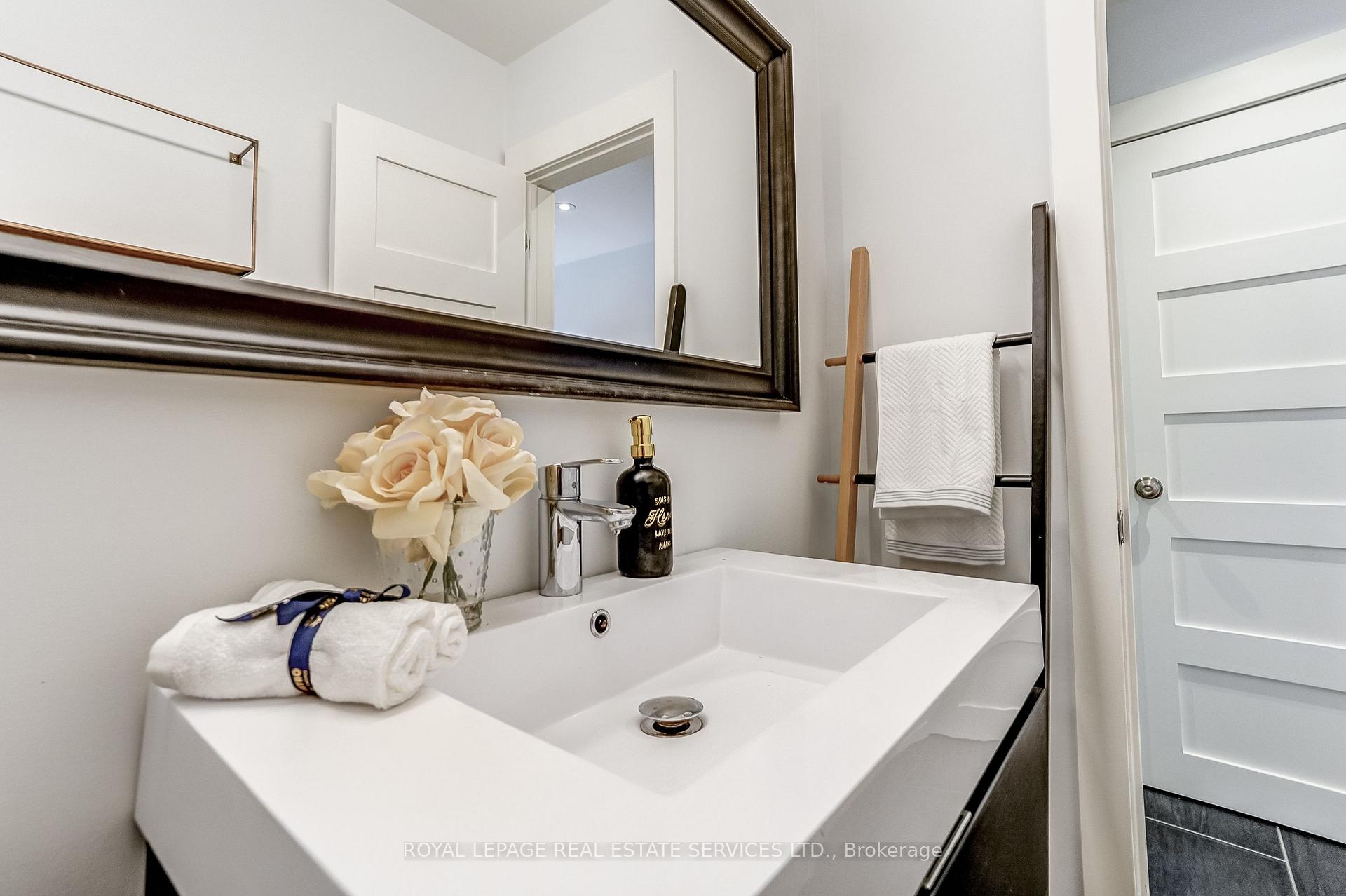 Photo 25 of 1116 Greenoaks Drive, Mississauga, Lorne Park — HOMEH