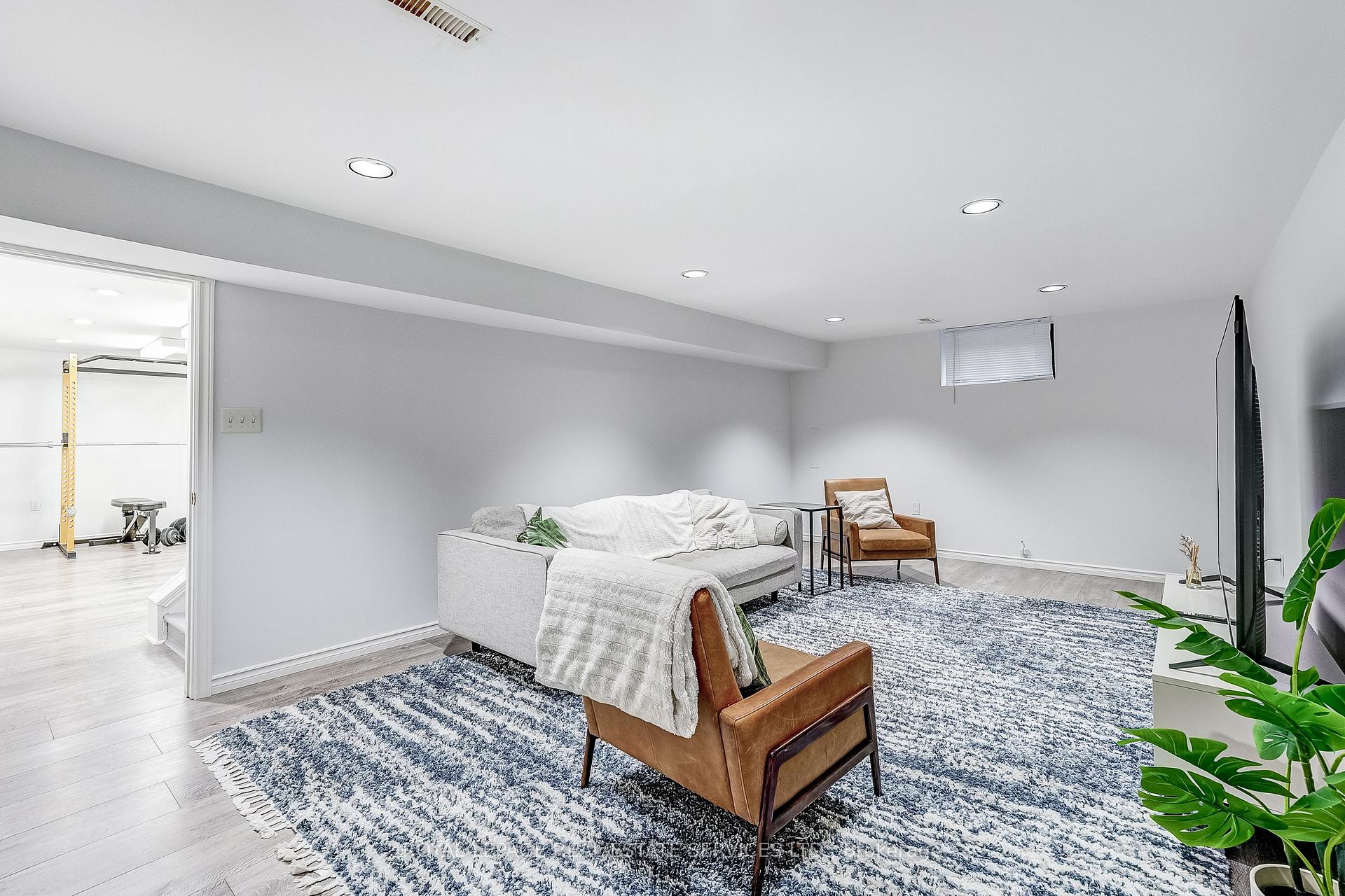 Photo 27 of 1116 Greenoaks Drive, Mississauga, Lorne Park — HOMEH