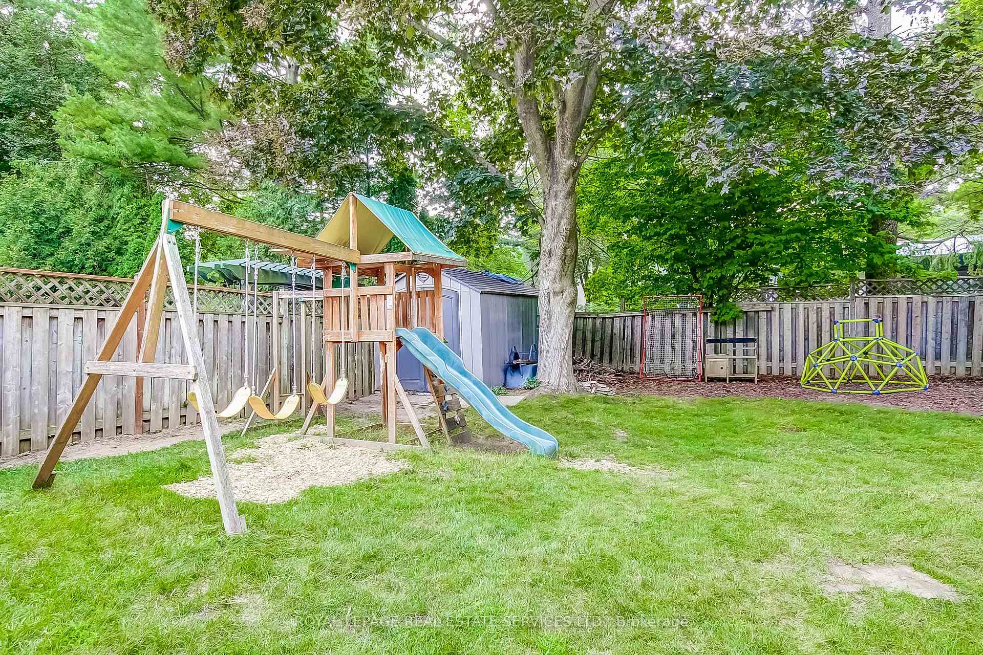 Photo 32 of 1116 Greenoaks Drive, Mississauga, Lorne Park — HOMEH