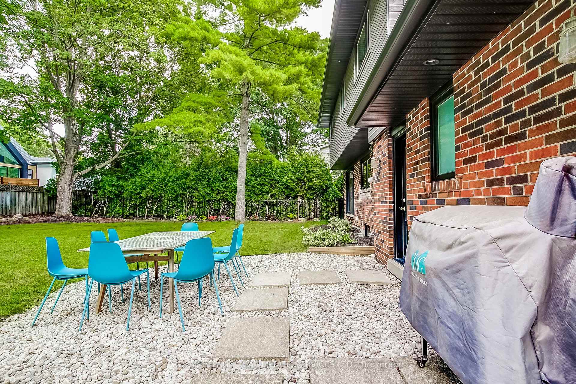 Photo 33 of 1116 Greenoaks Drive, Mississauga, Lorne Park — HOMEH