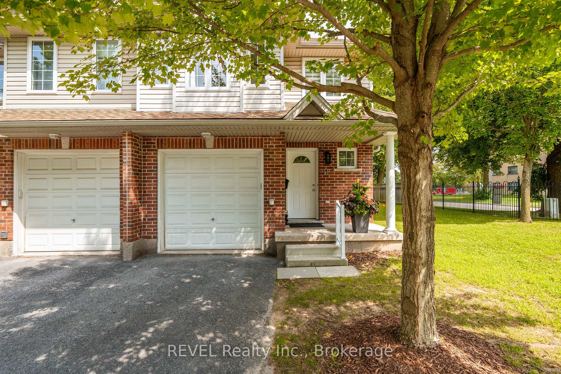 Photo 1 of 6263 Valley Way, Niagara Falls, Morrison — HOMEH