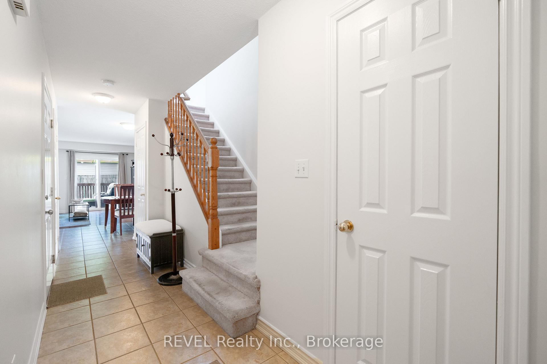 Photo 4 of 6263 Valley Way, Niagara Falls, Morrison — HOMEH