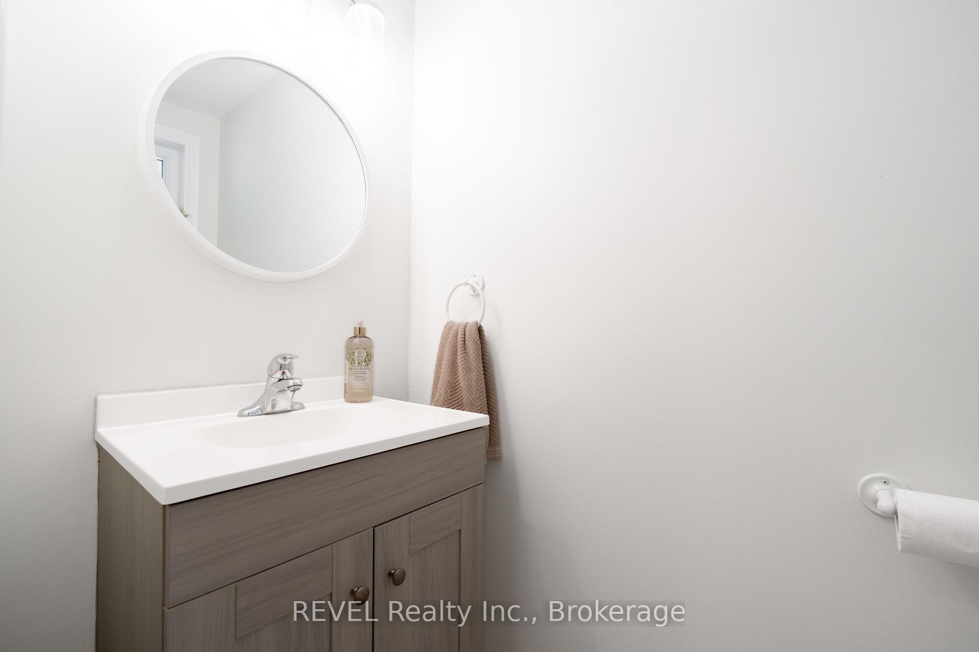 Photo 5 of 6263 Valley Way, Niagara Falls, Morrison — HOMEH