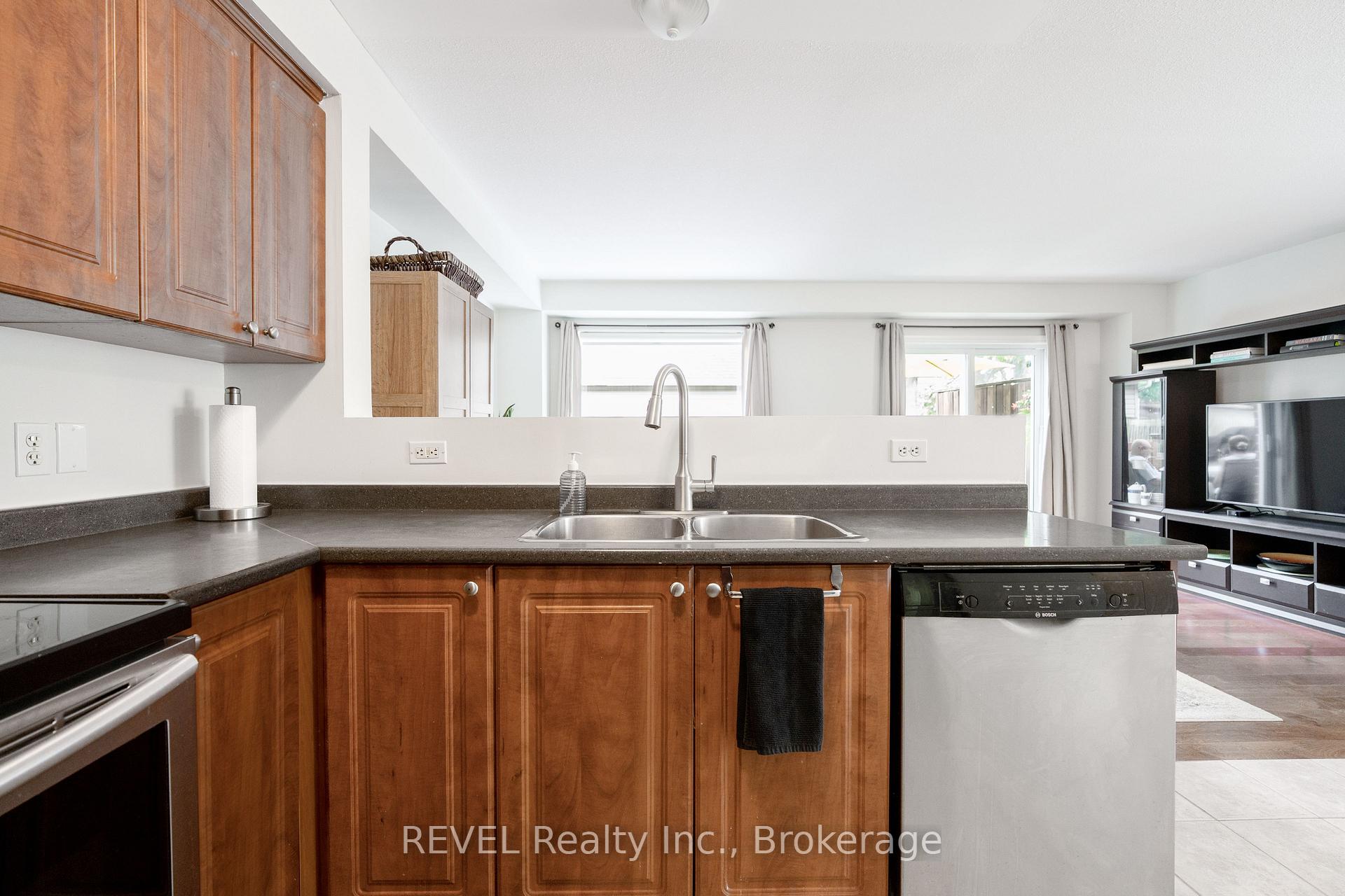 Photo 8 of 6263 Valley Way, Niagara Falls, Morrison — HOMEH