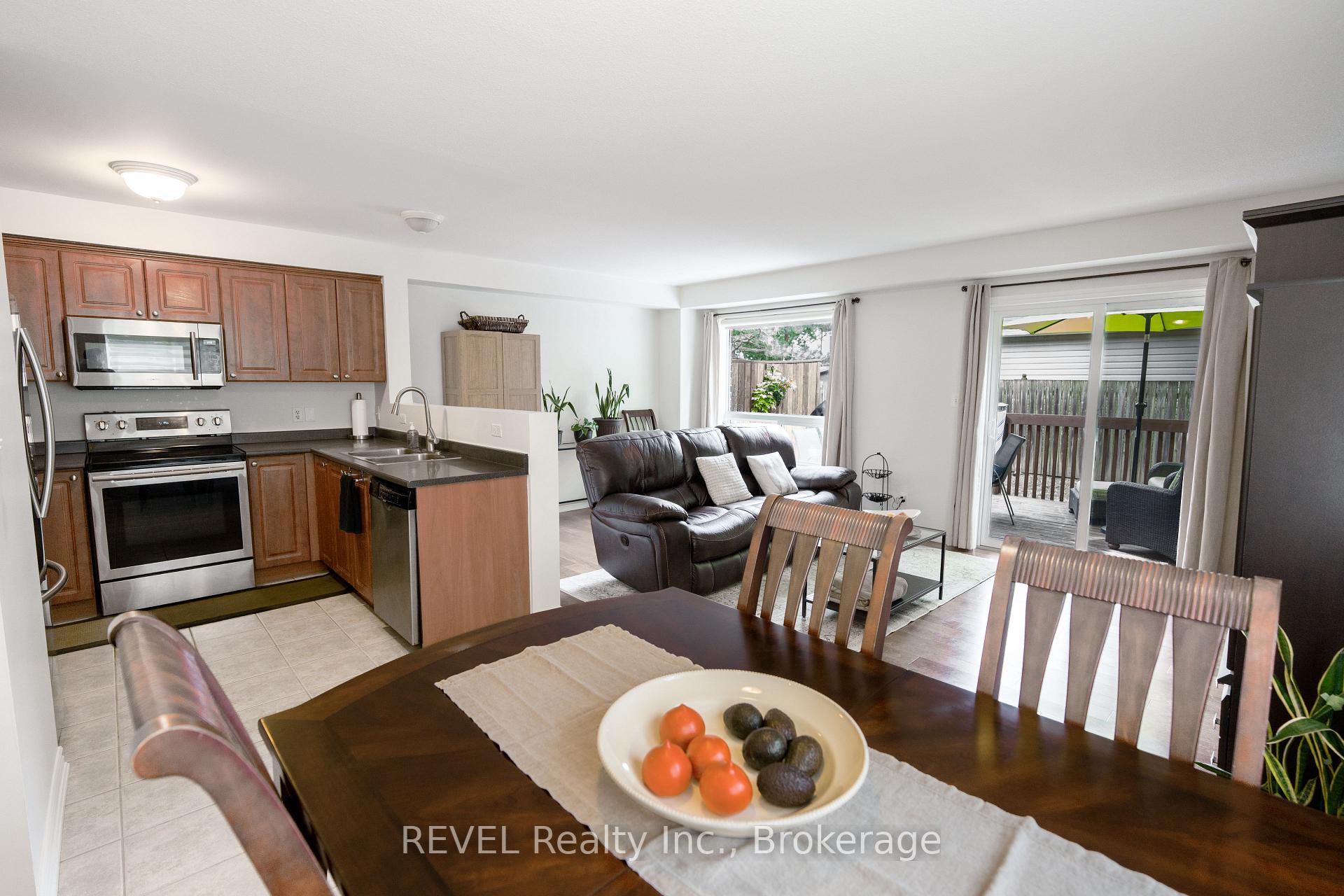 Photo 10 of 6263 Valley Way, Niagara Falls, Morrison — HOMEH