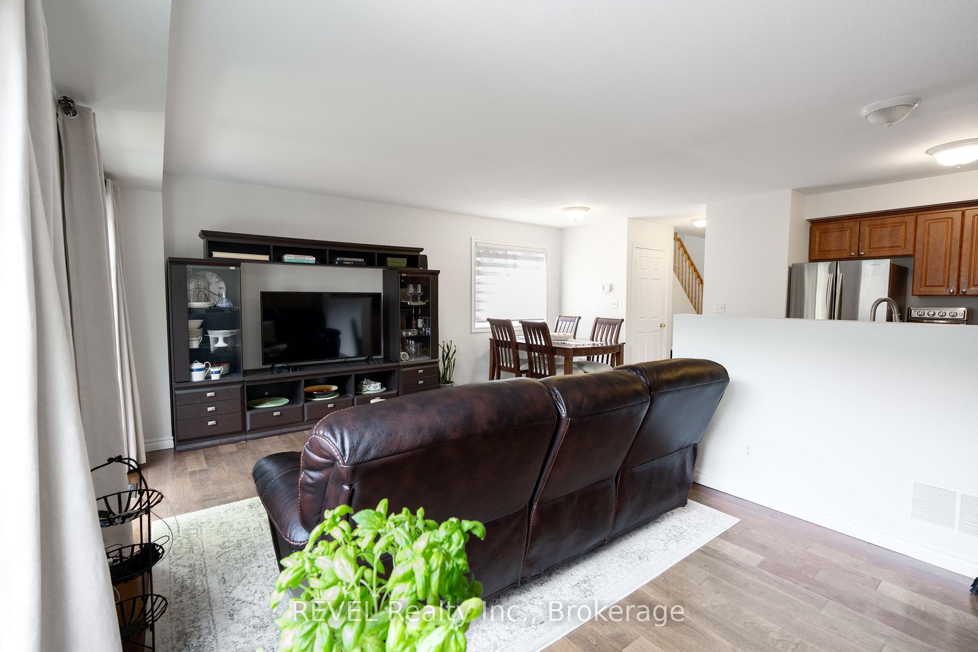Photo 15 of 6263 Valley Way, Niagara Falls, Morrison — HOMEH