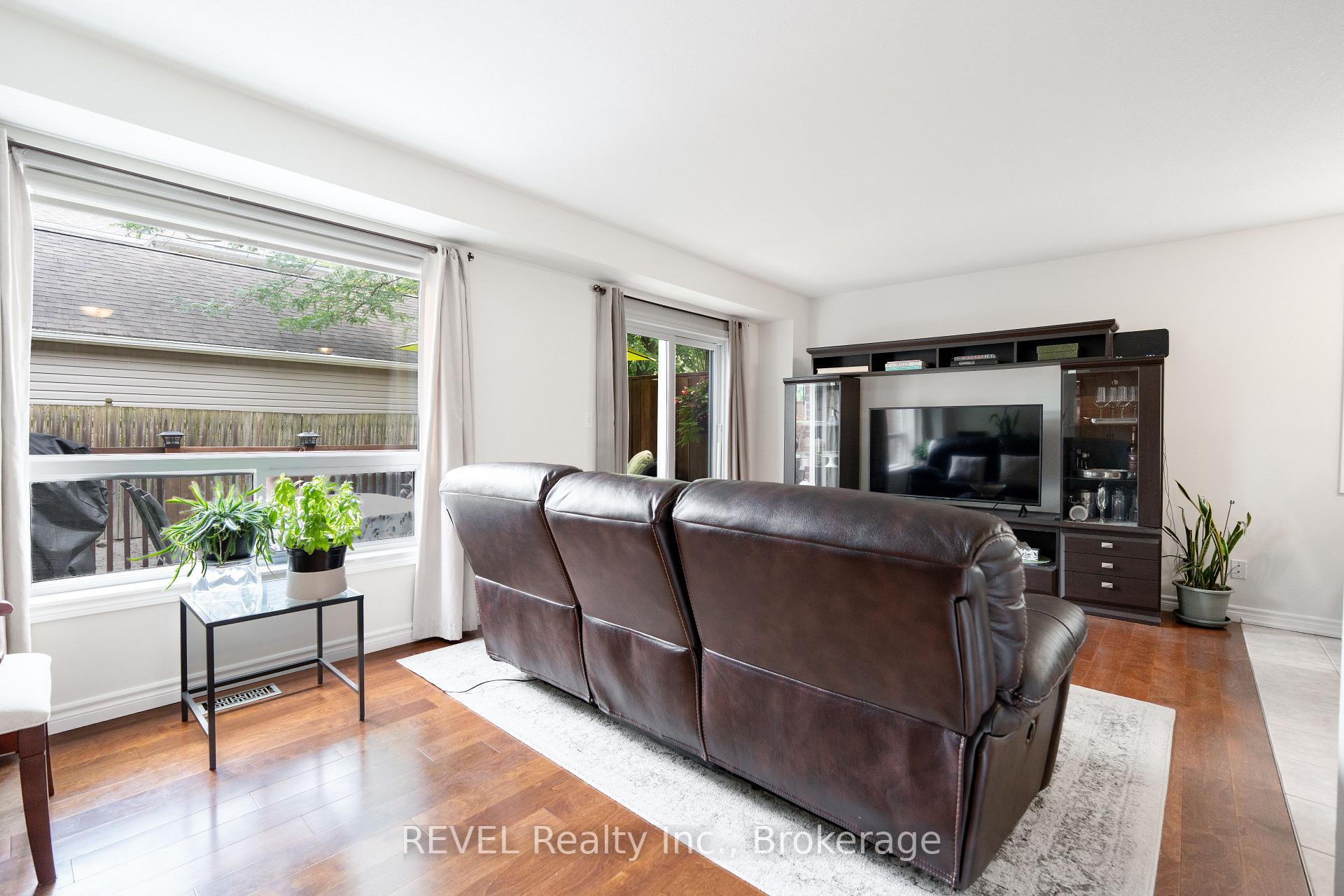 Photo 17 of 6263 Valley Way, Niagara Falls, Morrison — HOMEH