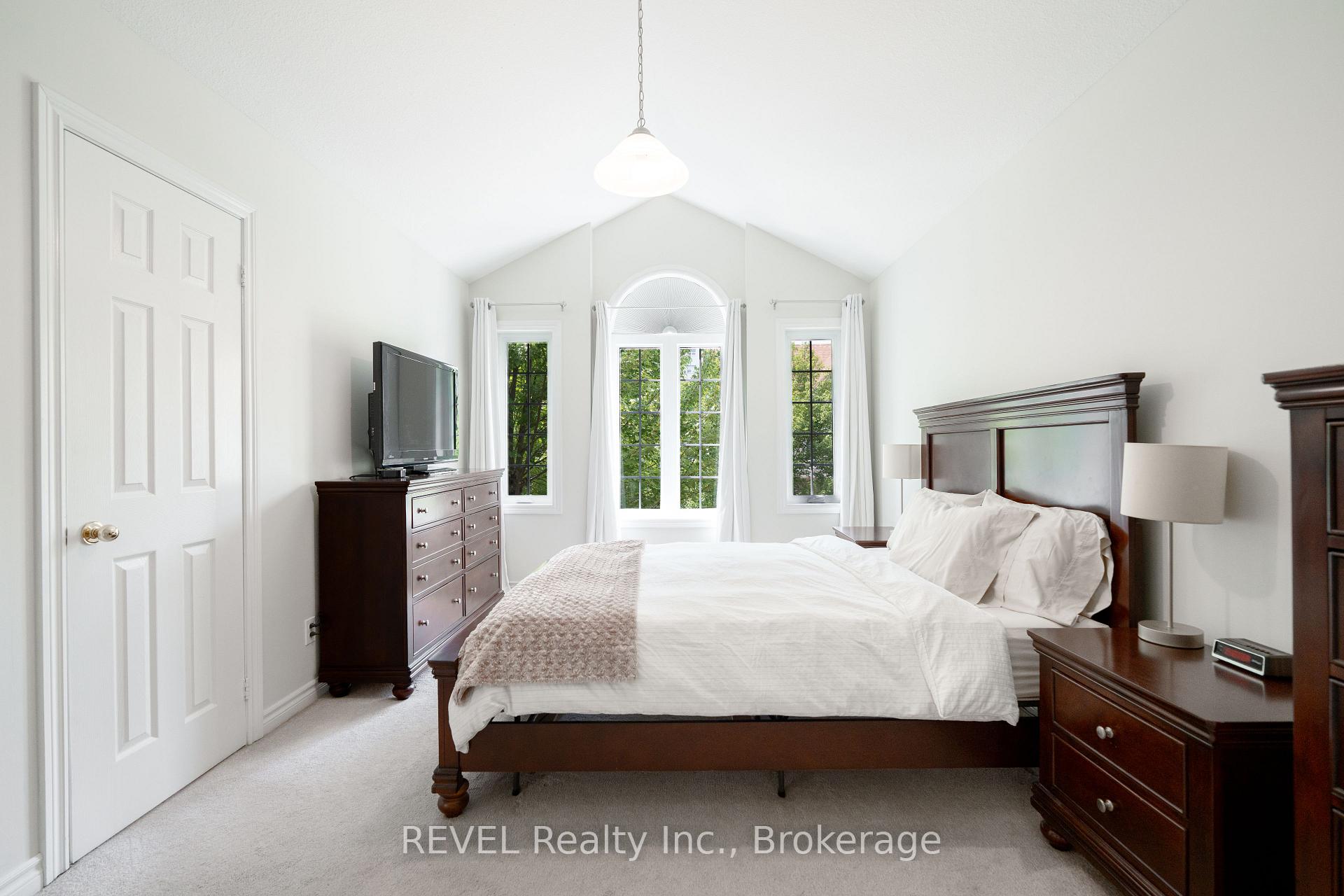 Photo 22 of 6263 Valley Way, Niagara Falls, Morrison — HOMEH