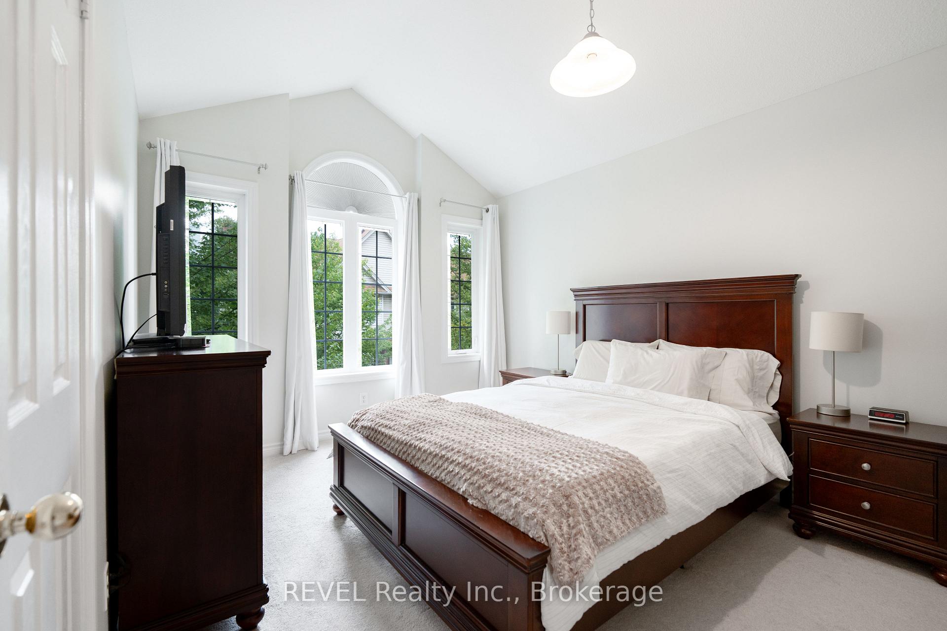 Photo 23 of 6263 Valley Way, Niagara Falls, Morrison — HOMEH