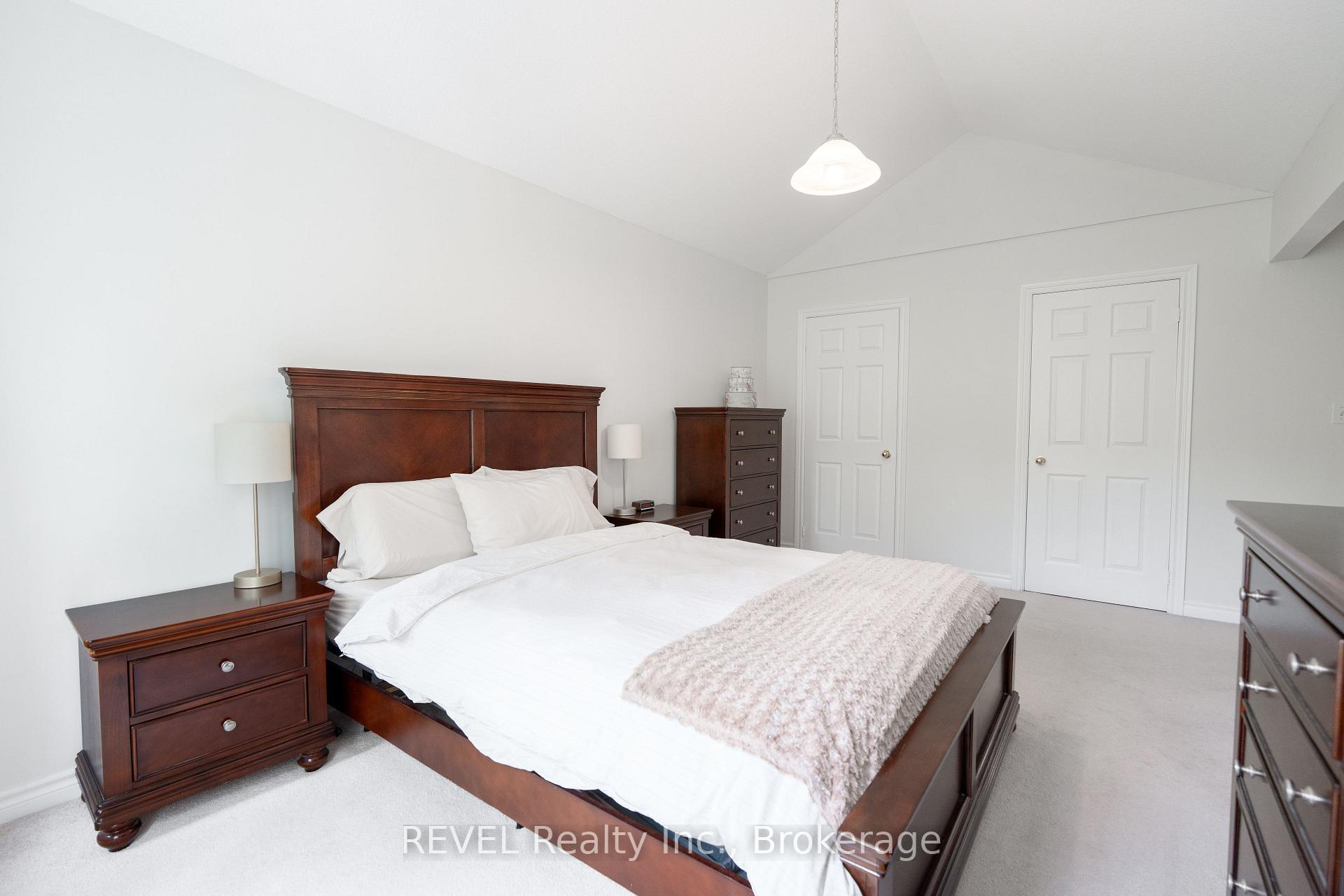Photo 24 of 6263 Valley Way, Niagara Falls, Morrison — HOMEH