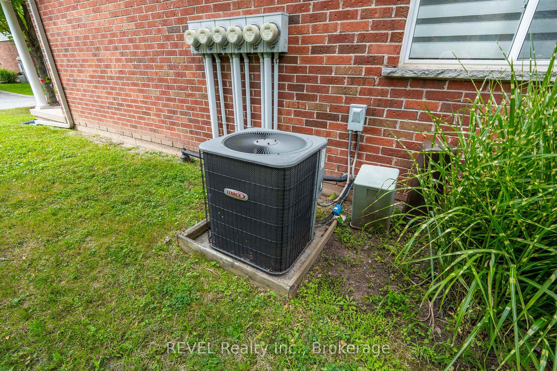 Photo 35 of 6263 Valley Way, Niagara Falls, Morrison — HOMEH