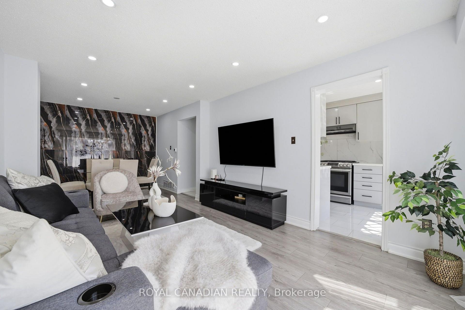 Photo 11 of 3 Gilmore Drive, Brampton, Madoc — HOMEH