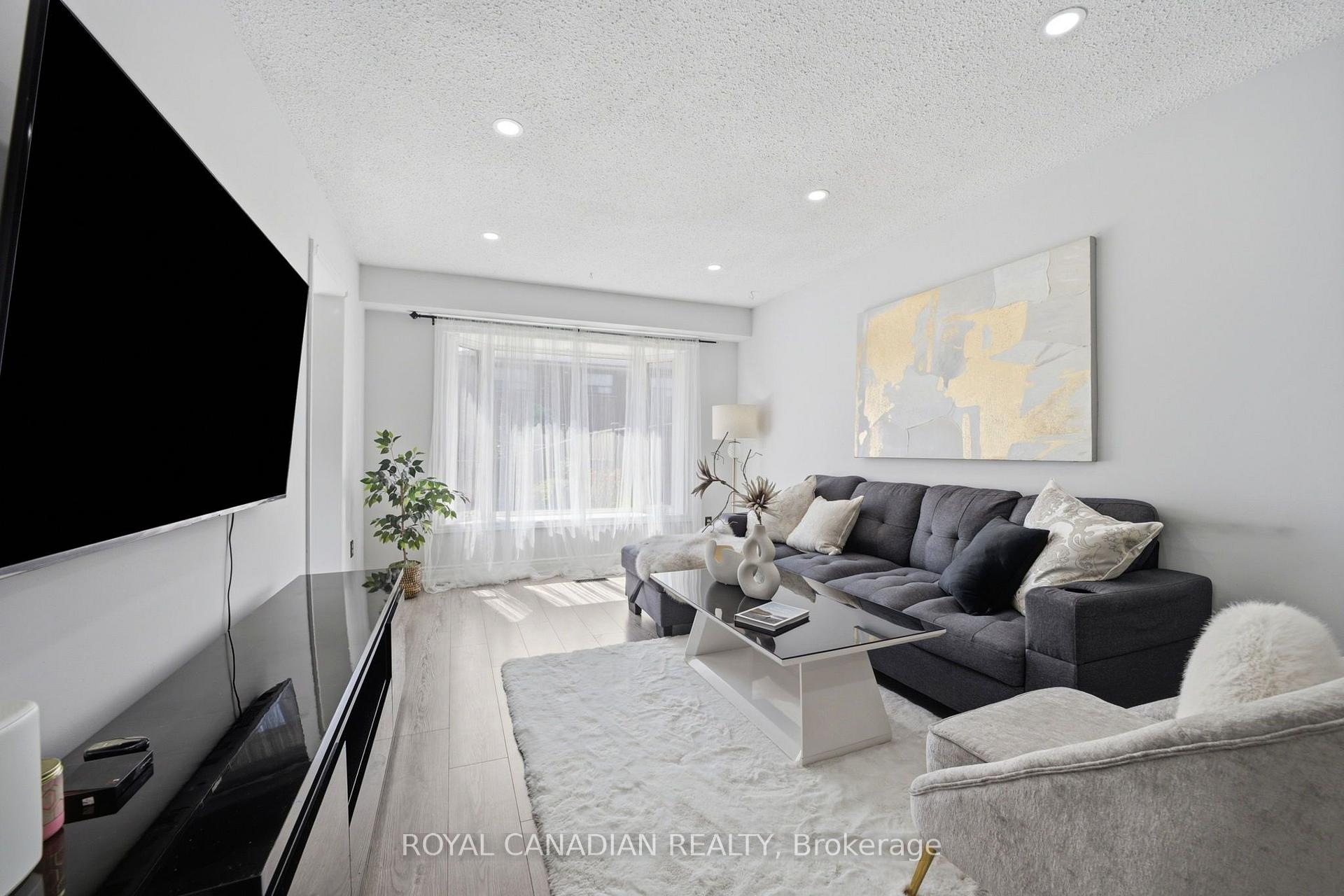 Photo 12 of 3 Gilmore Drive, Brampton, Madoc — HOMEH