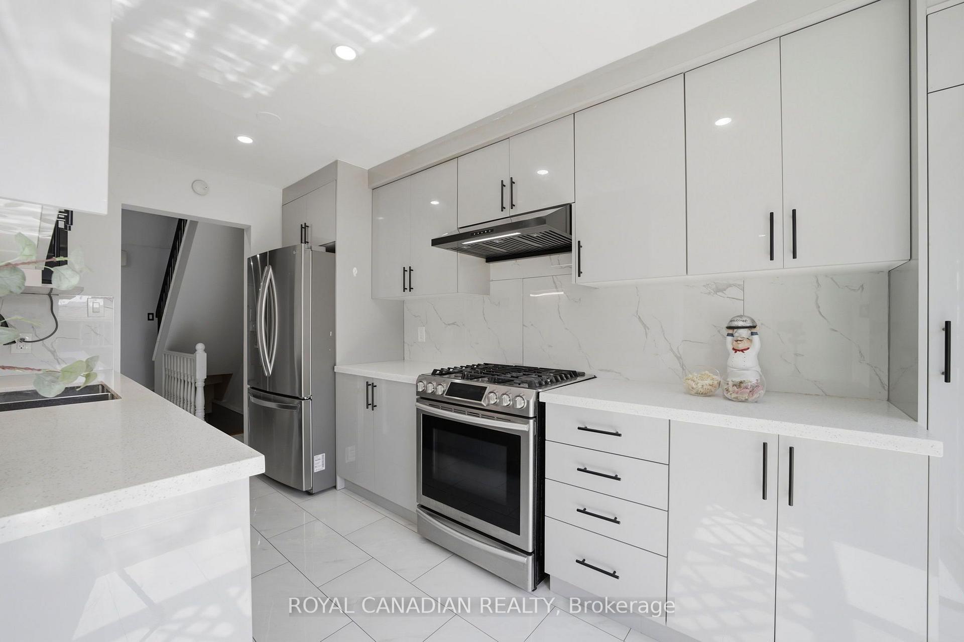 Photo 13 of 3 Gilmore Drive, Brampton, Madoc — HOMEH