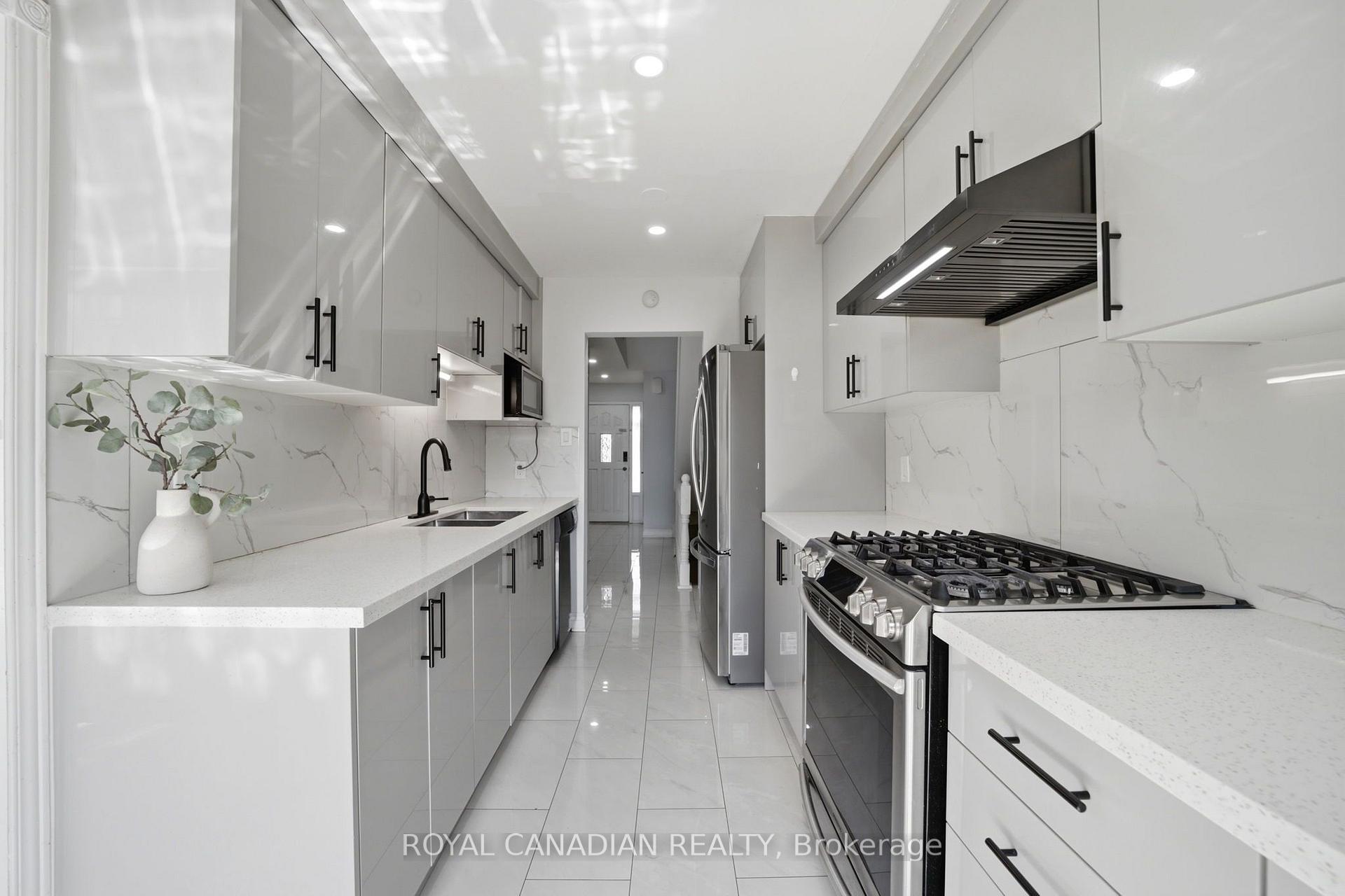 Photo 14 of 3 Gilmore Drive, Brampton, Madoc — HOMEH