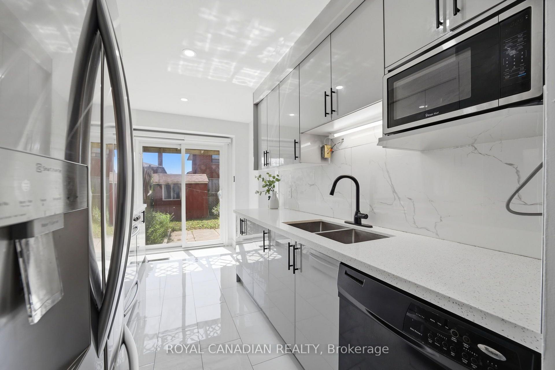 Photo 17 of 3 Gilmore Drive, Brampton, Madoc — HOMEH