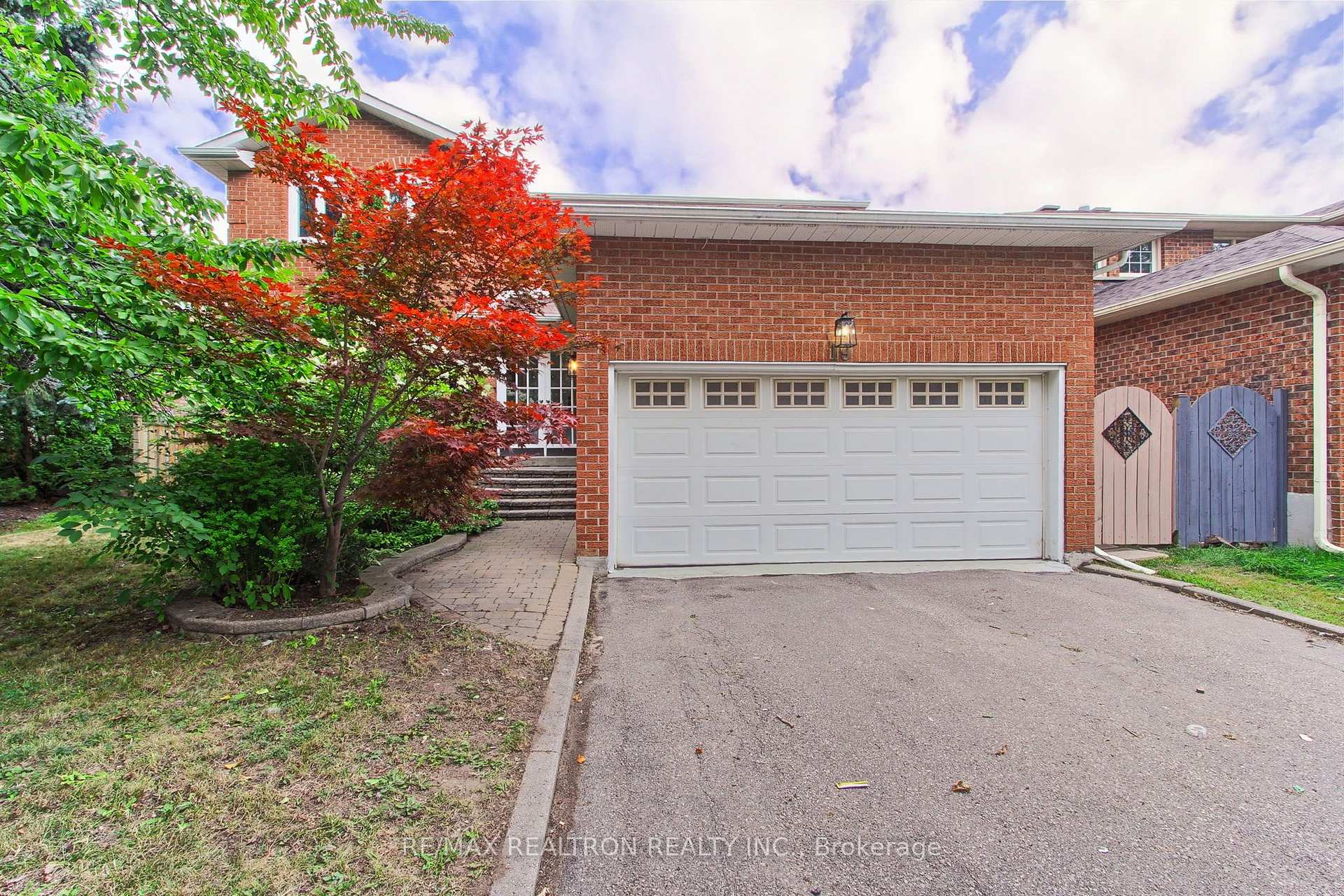 Front of 19 Crystal Drive N