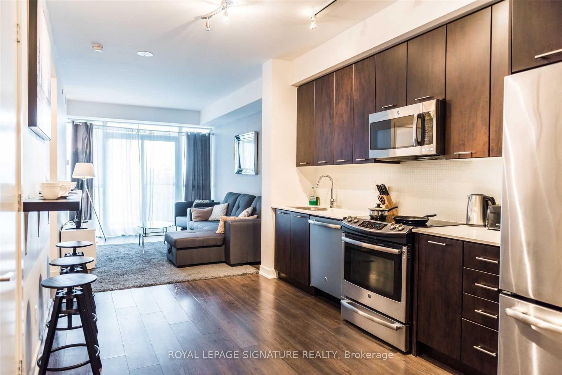 Photo 4 of Unit 809, 50 Bruyeres Mews, Toronto, Waterfront Communities — HOMEH