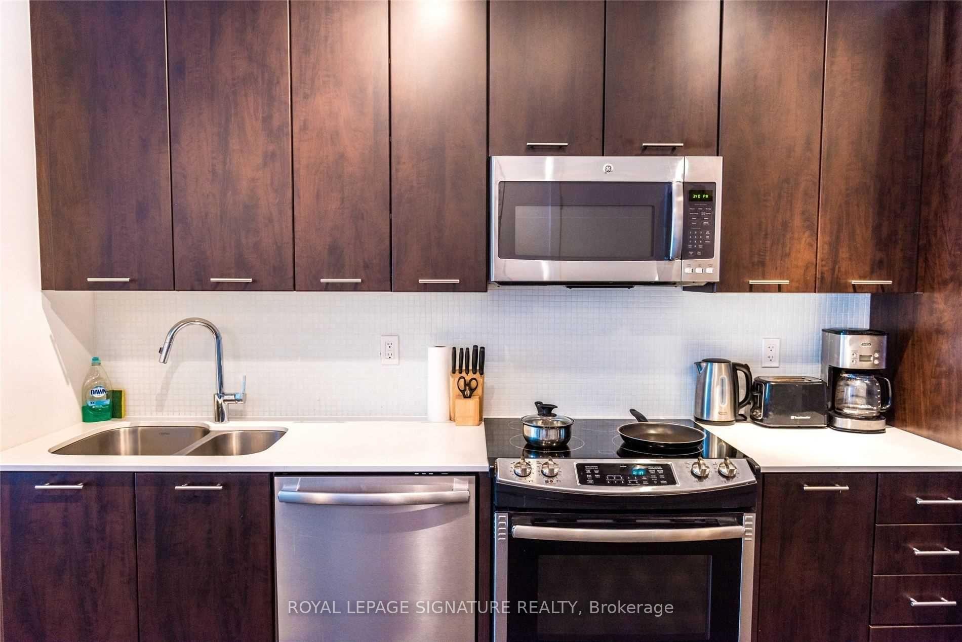 Photo 9 of Unit 809, 50 Bruyeres Mews, Toronto, Waterfront Communities — HOMEH