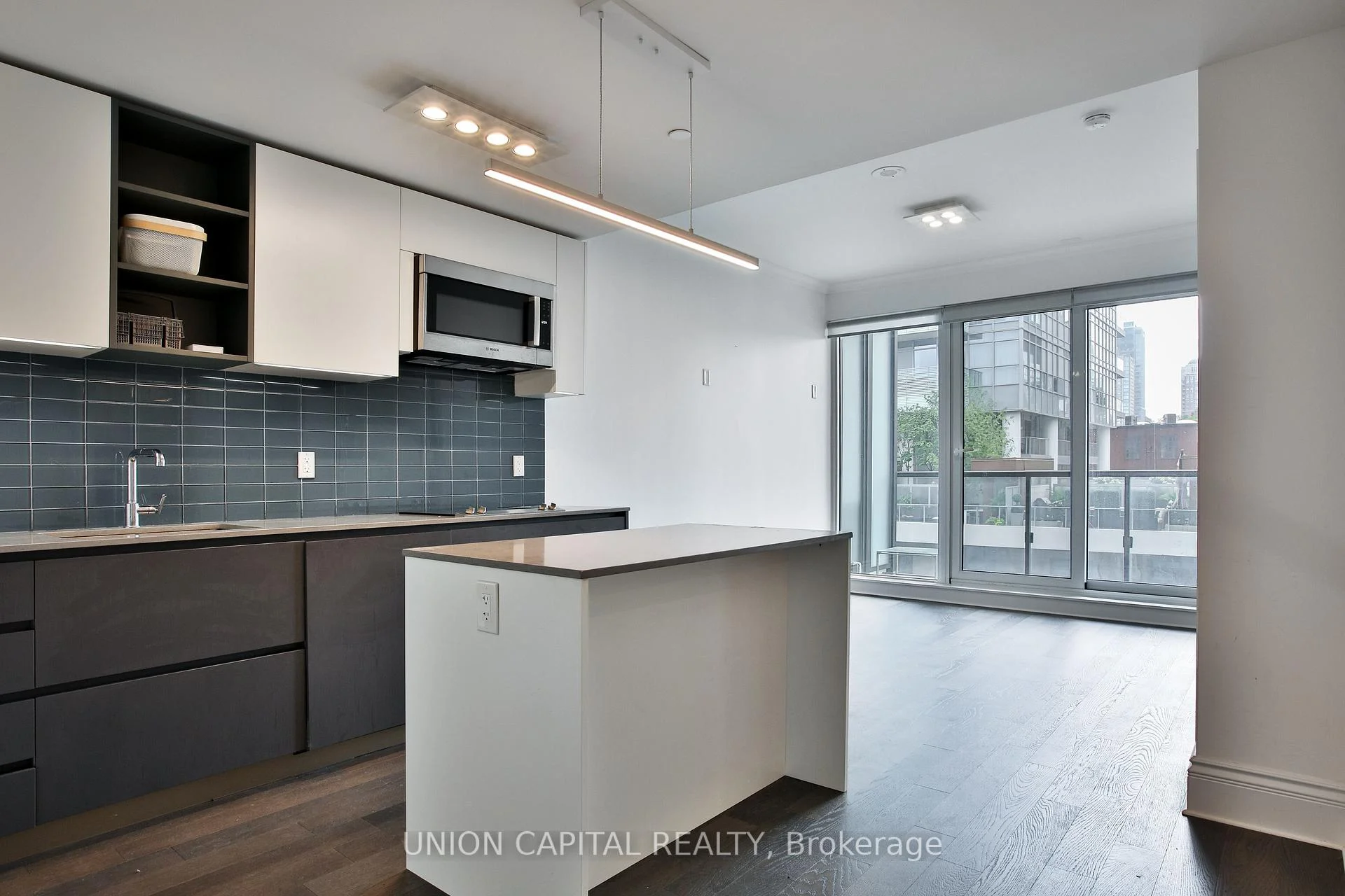 Photo 5 of Unit 401, 128 Pears Avenue, Toronto, The Annex — HOMEH