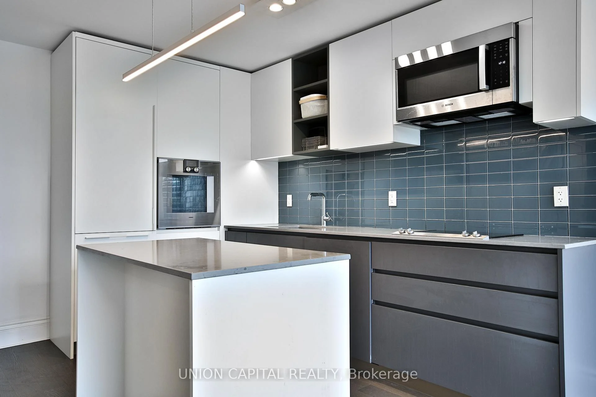Photo 6 of Unit 401, 128 Pears Avenue, Toronto, The Annex — HOMEH