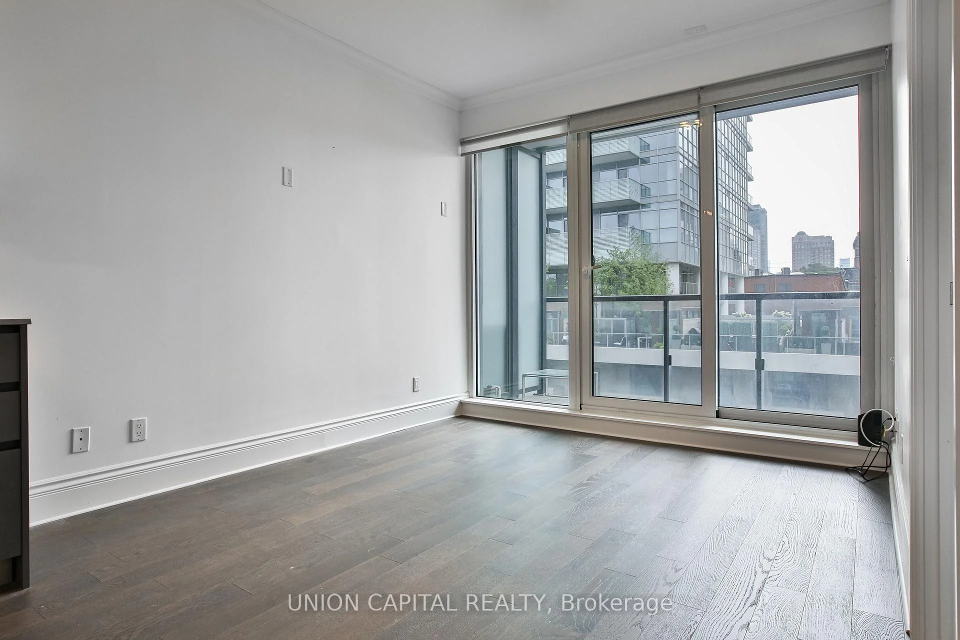 Photo 9 of Unit 401, 128 Pears Avenue, Toronto, The Annex — HOMEH