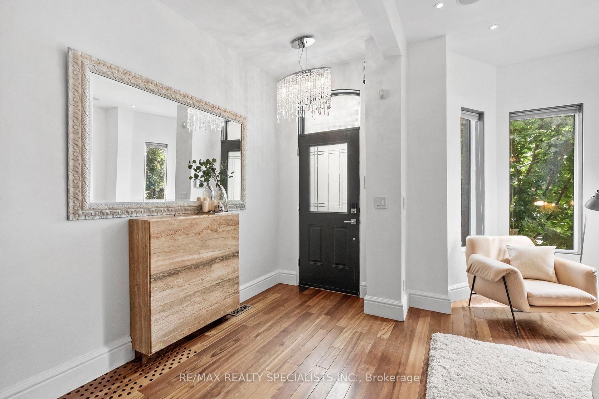 Photo 2 of 418 Ossington Avenue, Toronto, Trinity-Bellwoods — HOMEH