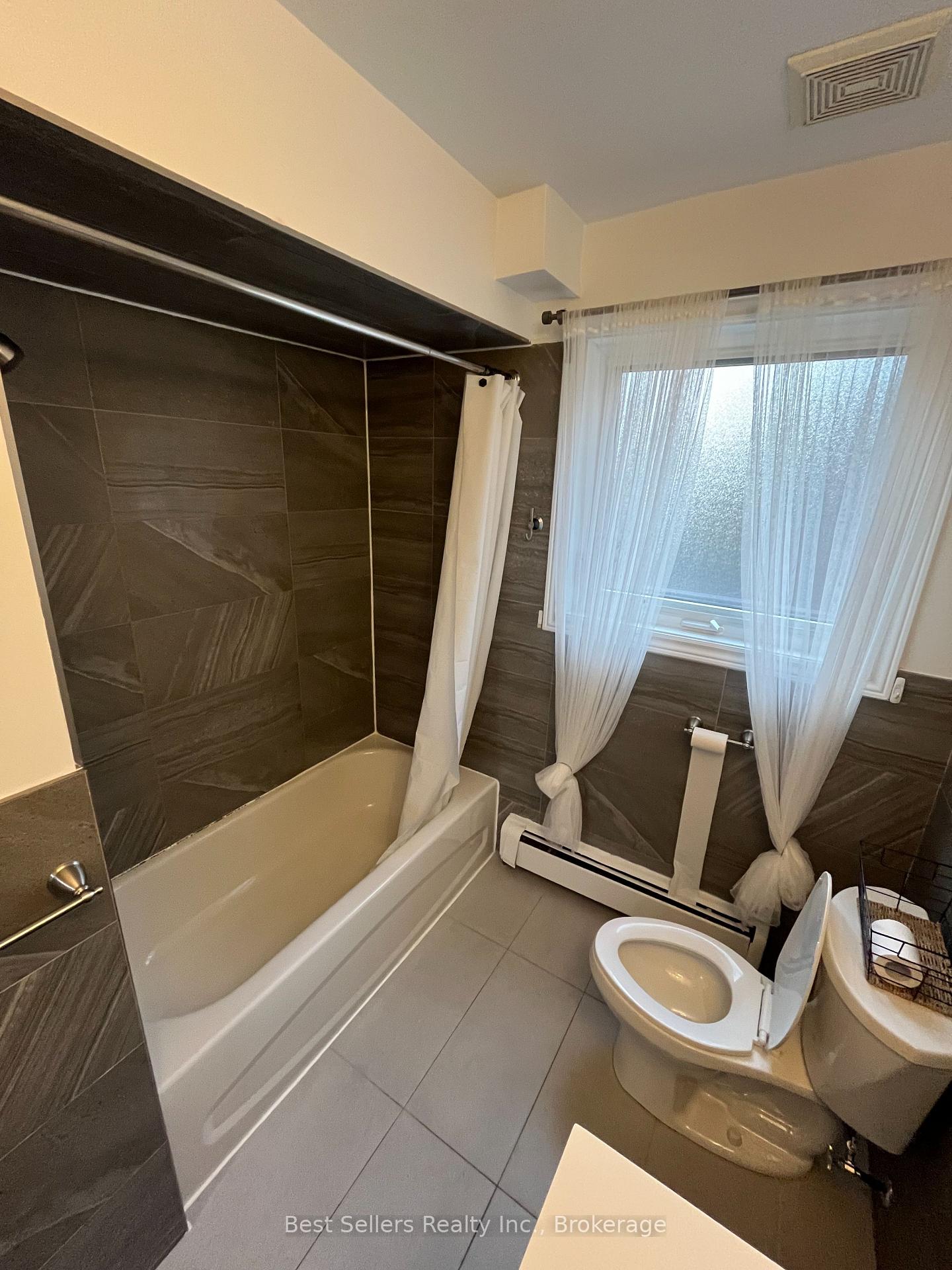 Photo 7 of 448 Rimilton Avenue, Etobicoke, Alderwood — HOMEH
