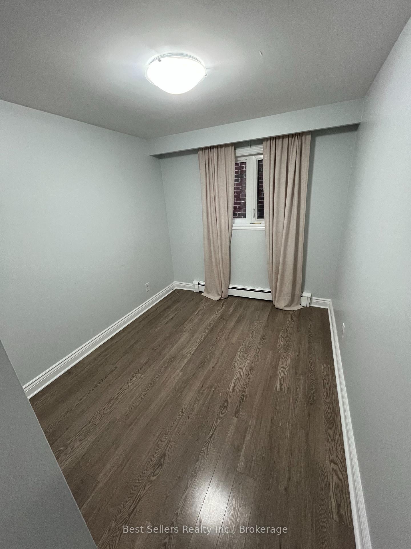 Photo 9 of 448 Rimilton Avenue, Etobicoke, Alderwood — HOMEH