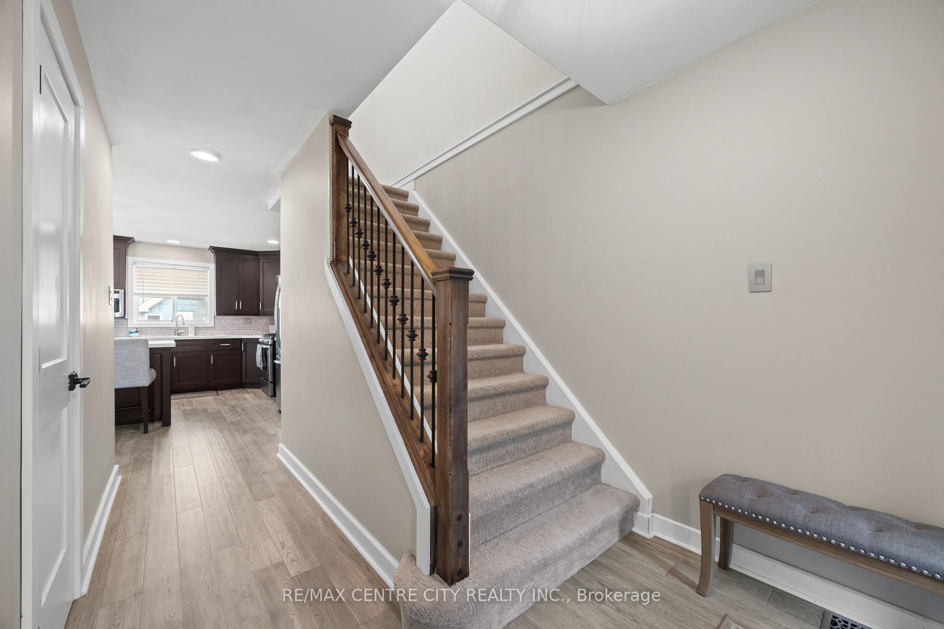 Photo 4 of 43 Meredith Drive, Middlesex Centre, Ilderton — HOMEH
