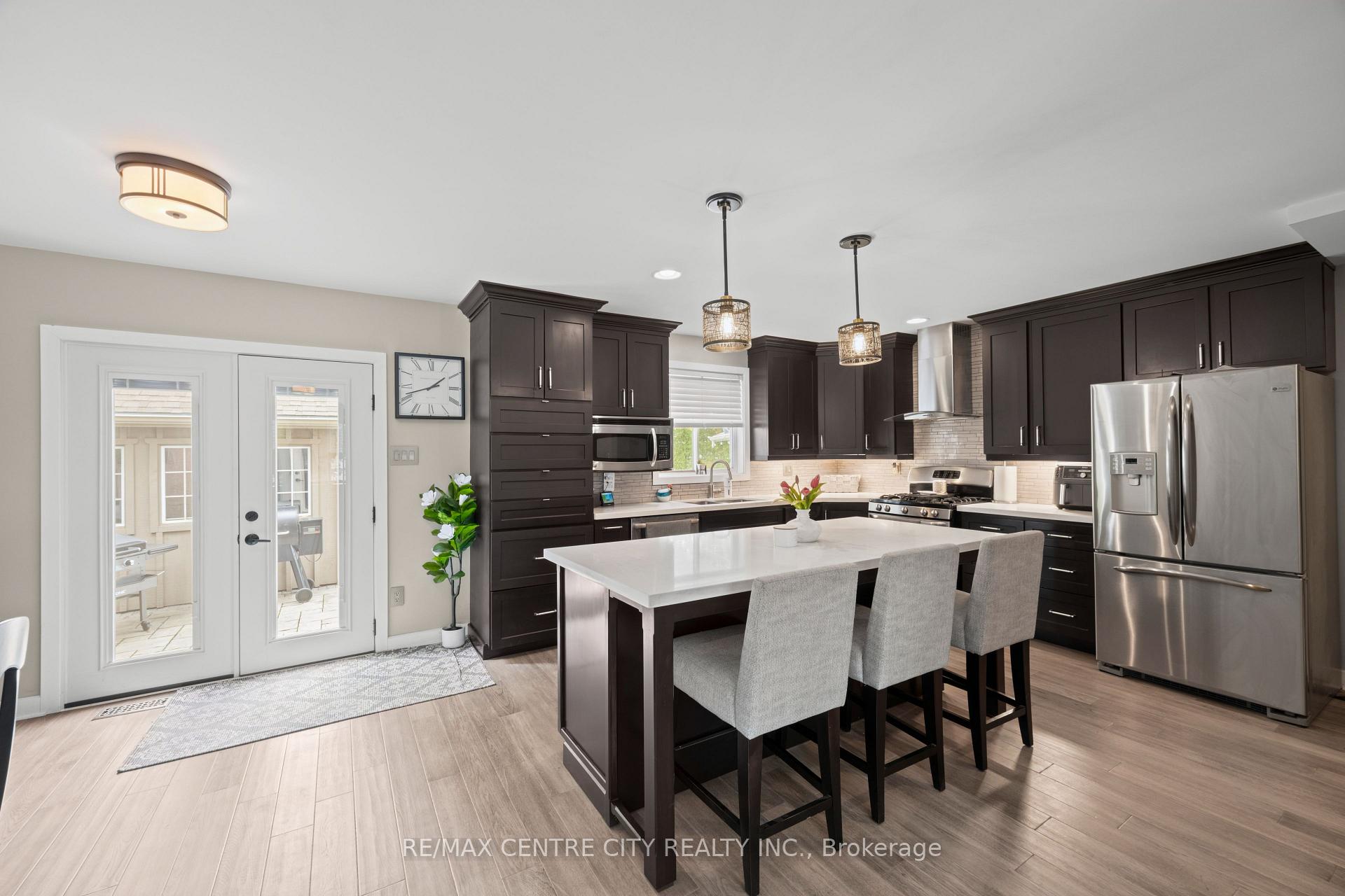 Photo 6 of 43 Meredith Drive, Middlesex Centre, Ilderton — HOMEH